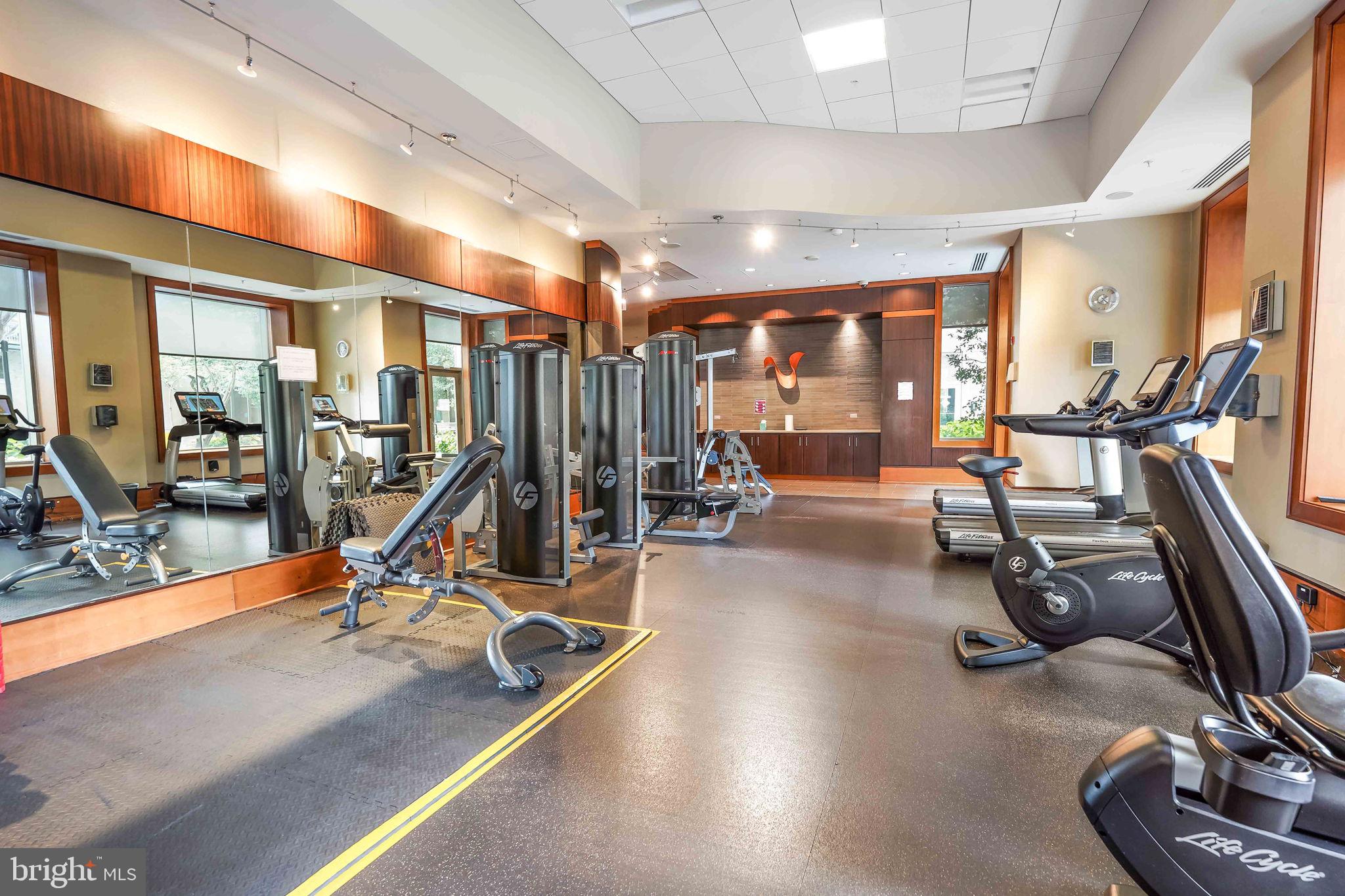 MIDTOWN AT RESTON TOWN CENTER - Residential