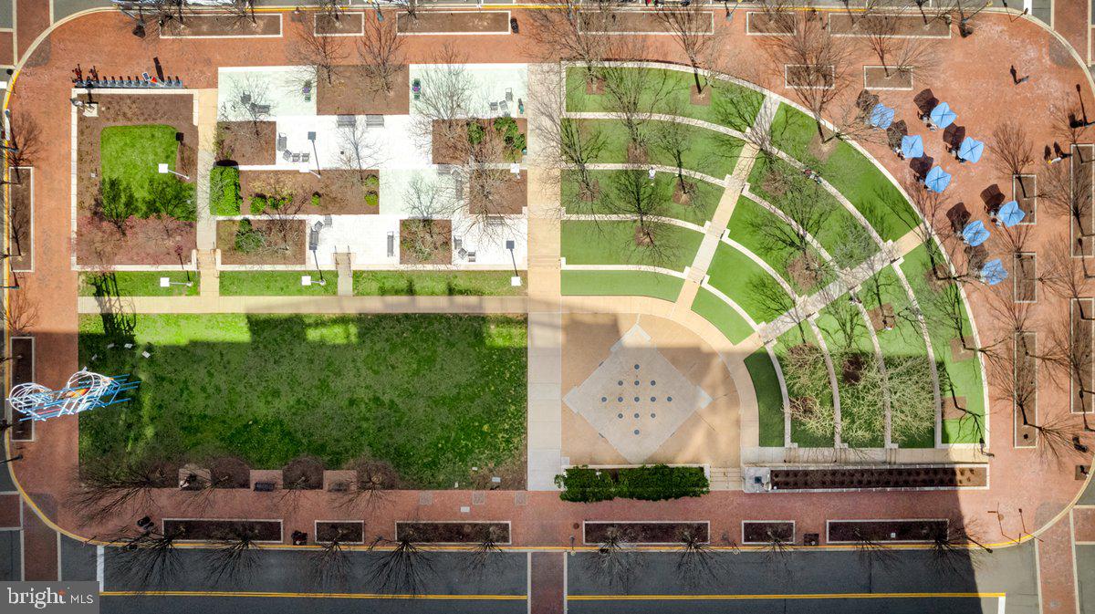 MIDTOWN AT RESTON TOWN CENTER - Residential