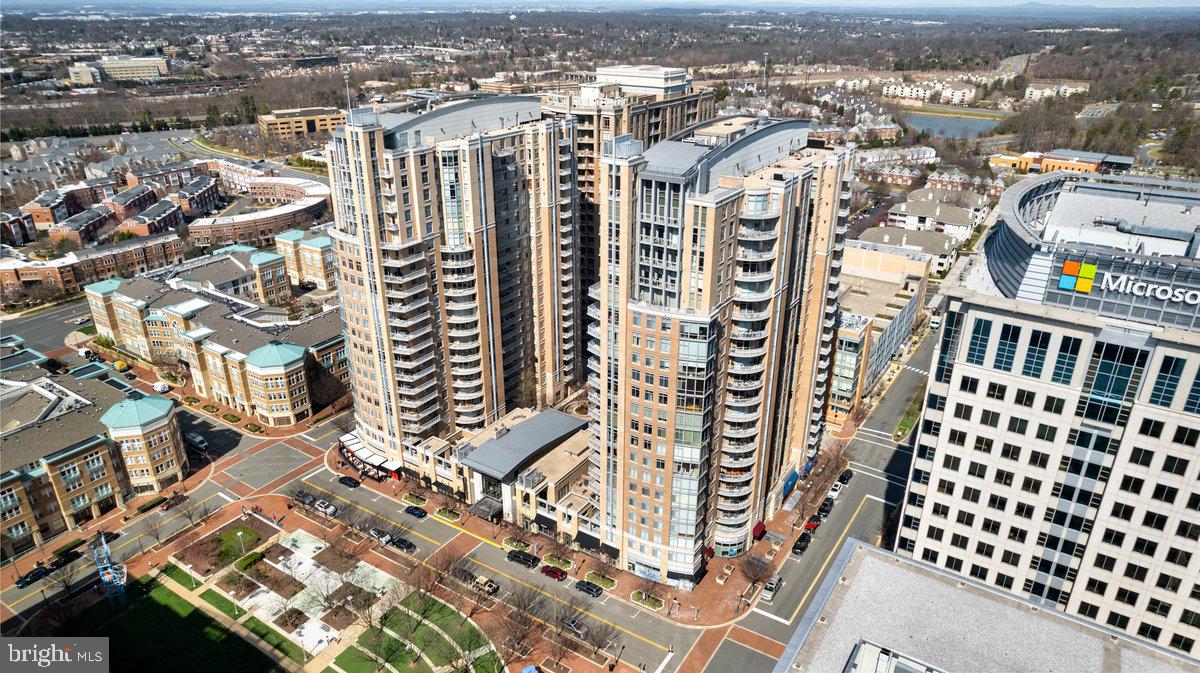 MIDTOWN AT RESTON TOWN CENTER - Residential