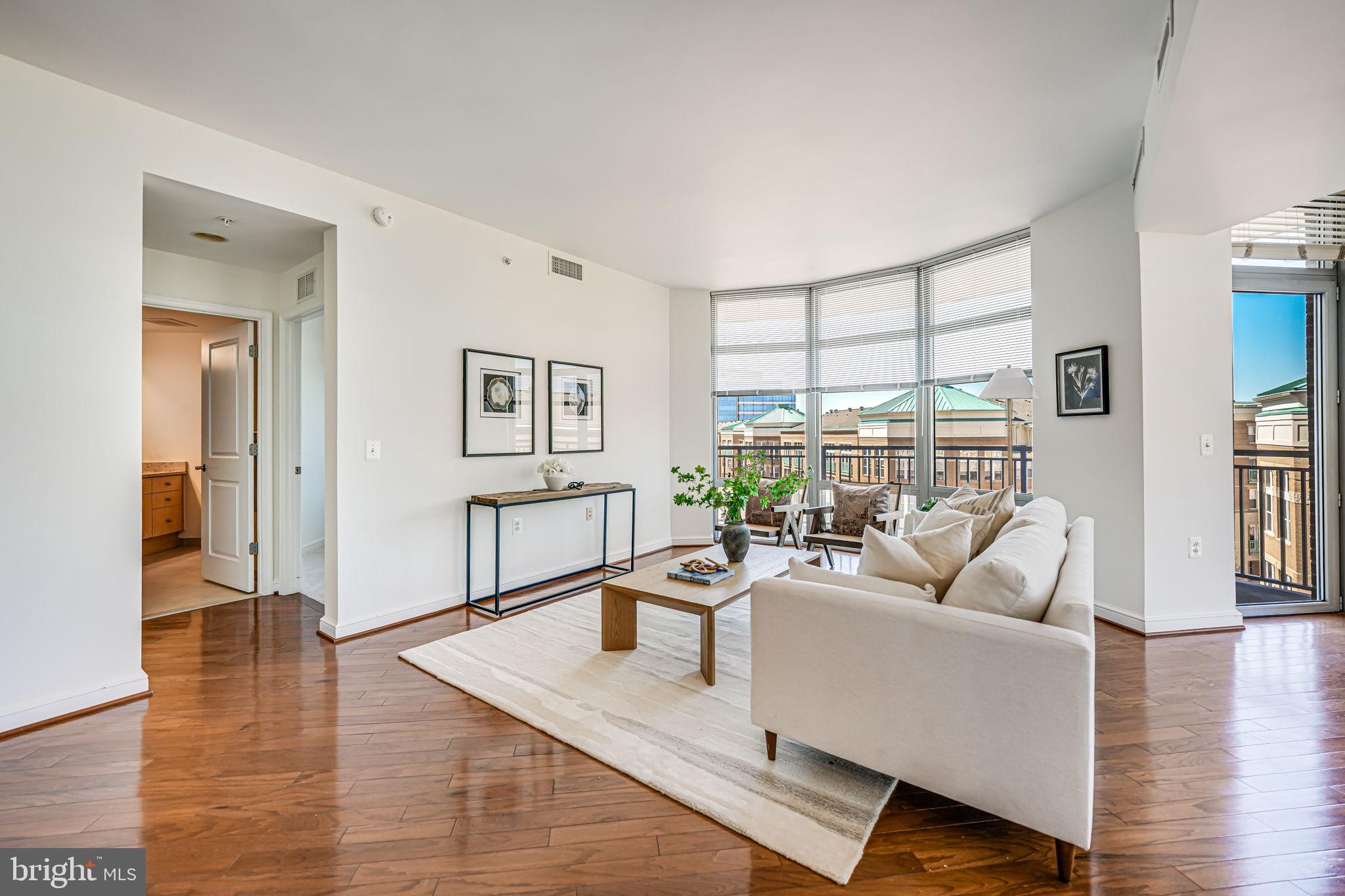 MIDTOWN AT RESTON TOWN CENTER - Residential