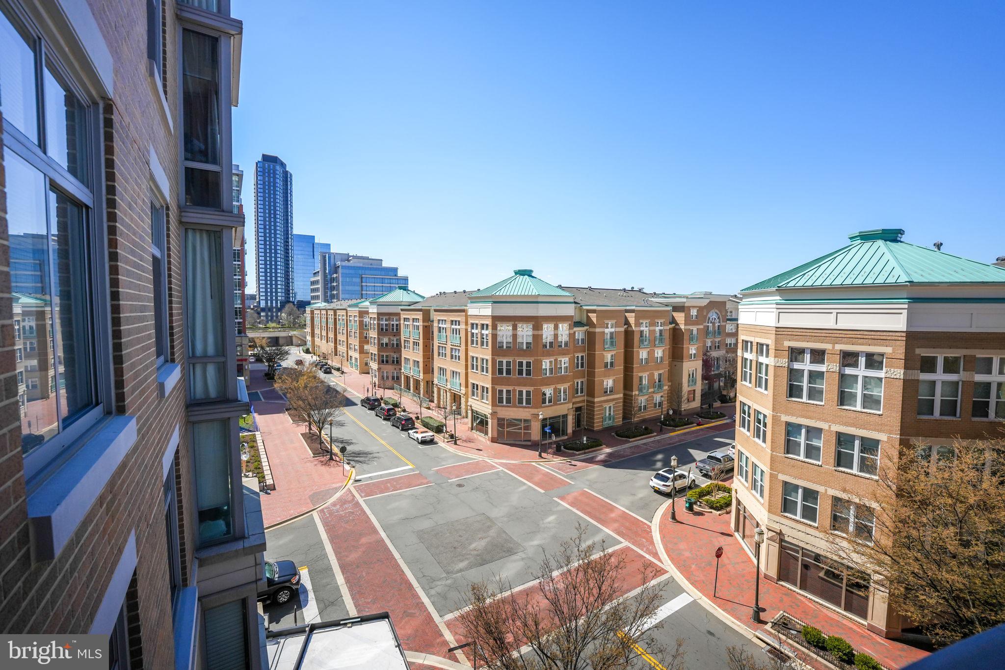 MIDTOWN AT RESTON TOWN CENTER - Residential
