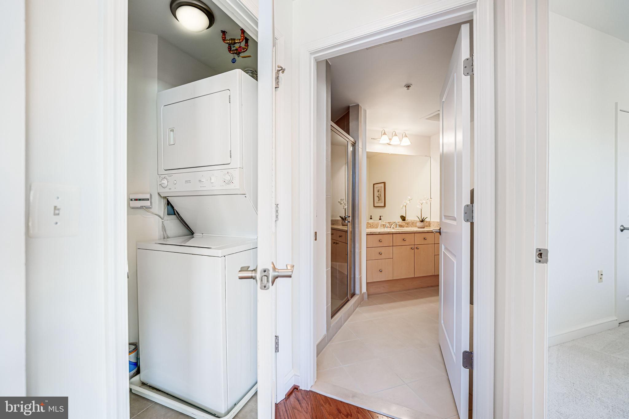 MIDTOWN AT RESTON TOWN CENTER - Residential