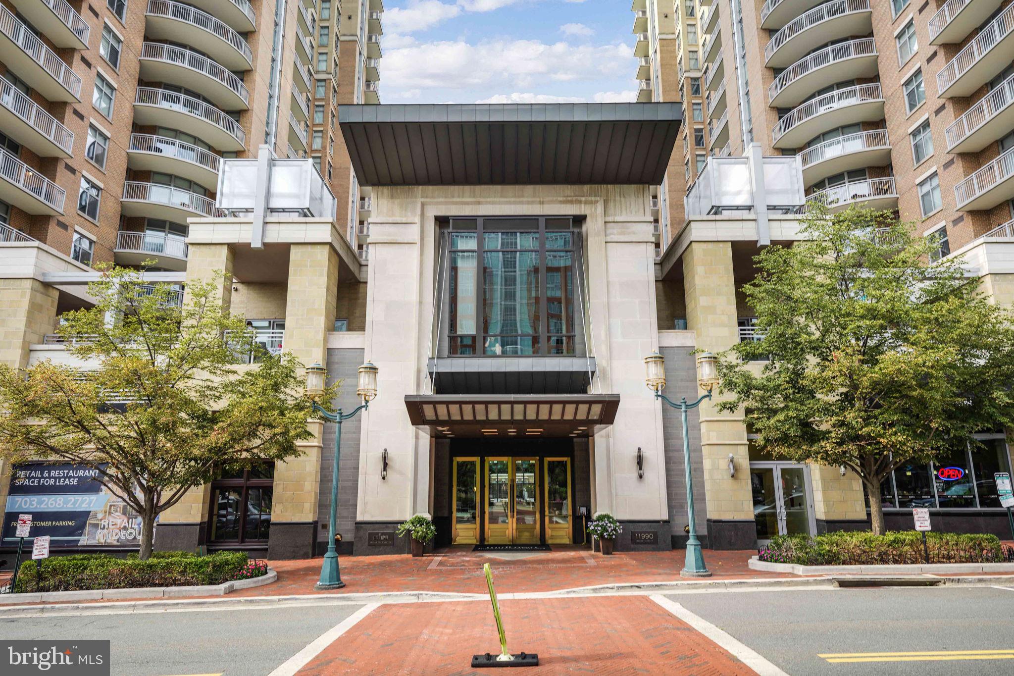 MIDTOWN AT RESTON TOWN CENTER - Residential