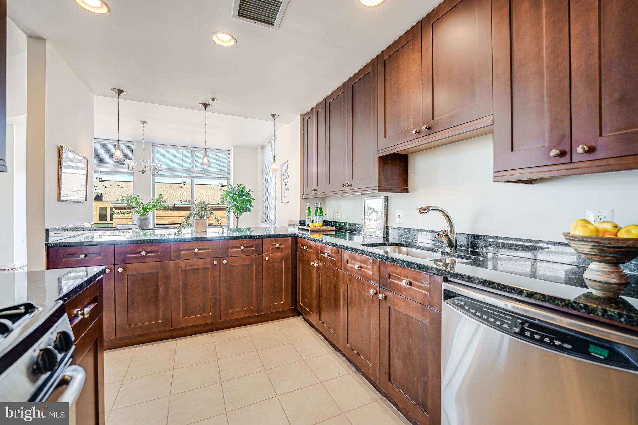 MIDTOWN AT RESTON TOWN CENTER - Residential