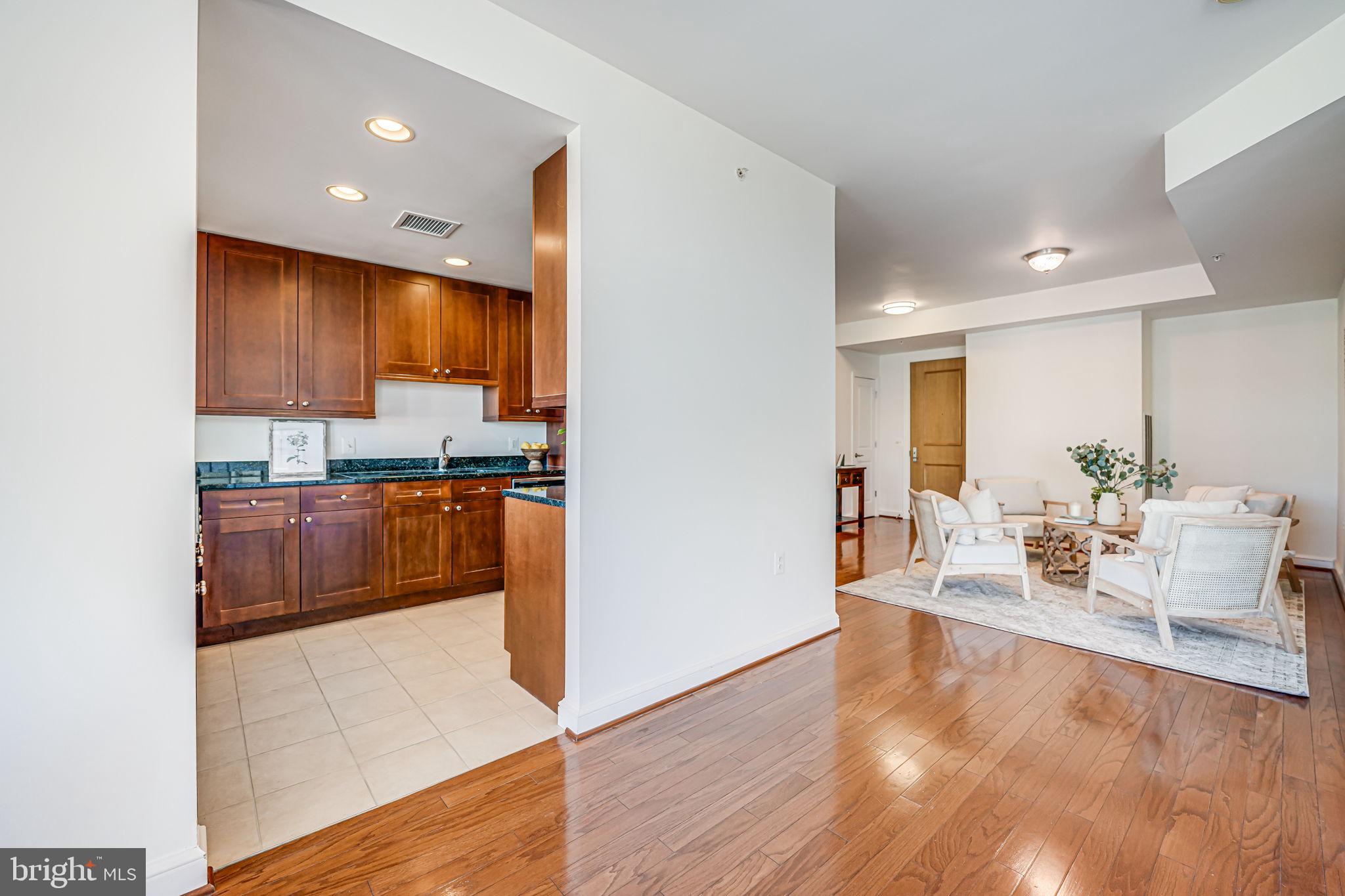 MIDTOWN AT RESTON TOWN CENTER - Residential