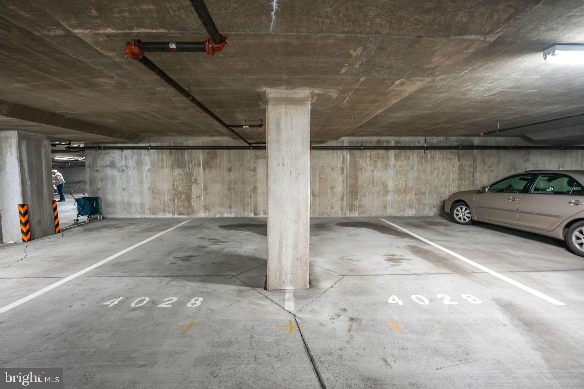 MIDTOWN AT RESTON TOWN CENTER - Residential