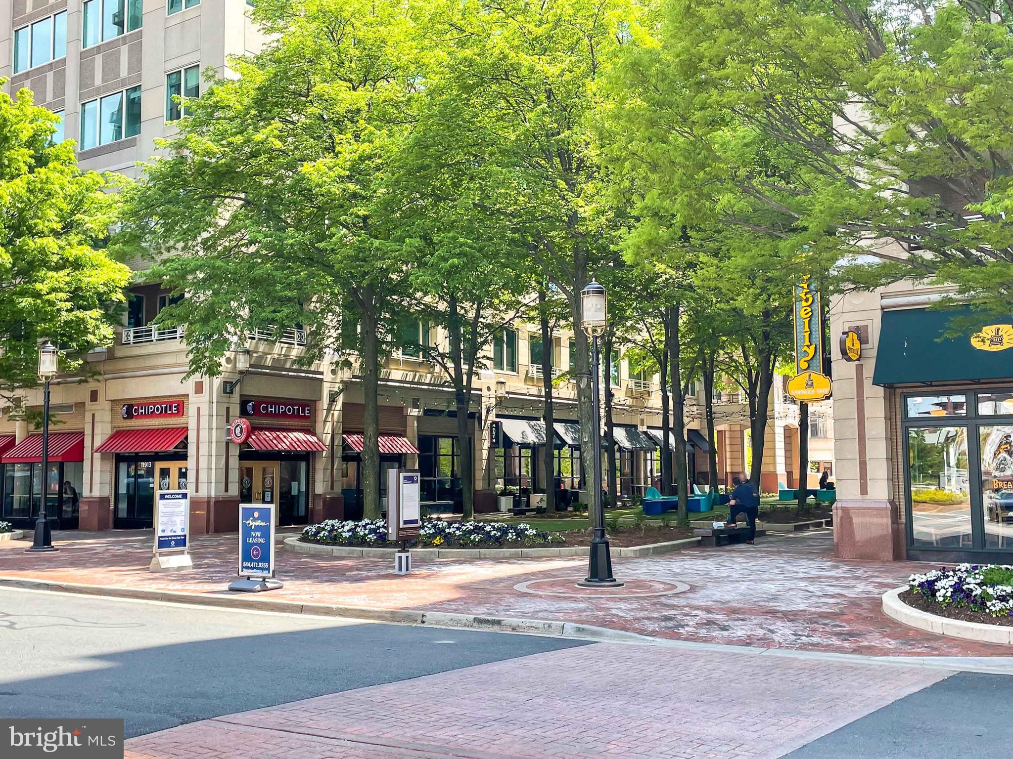 MIDTOWN AT RESTON TOWN CENTER - Residential
