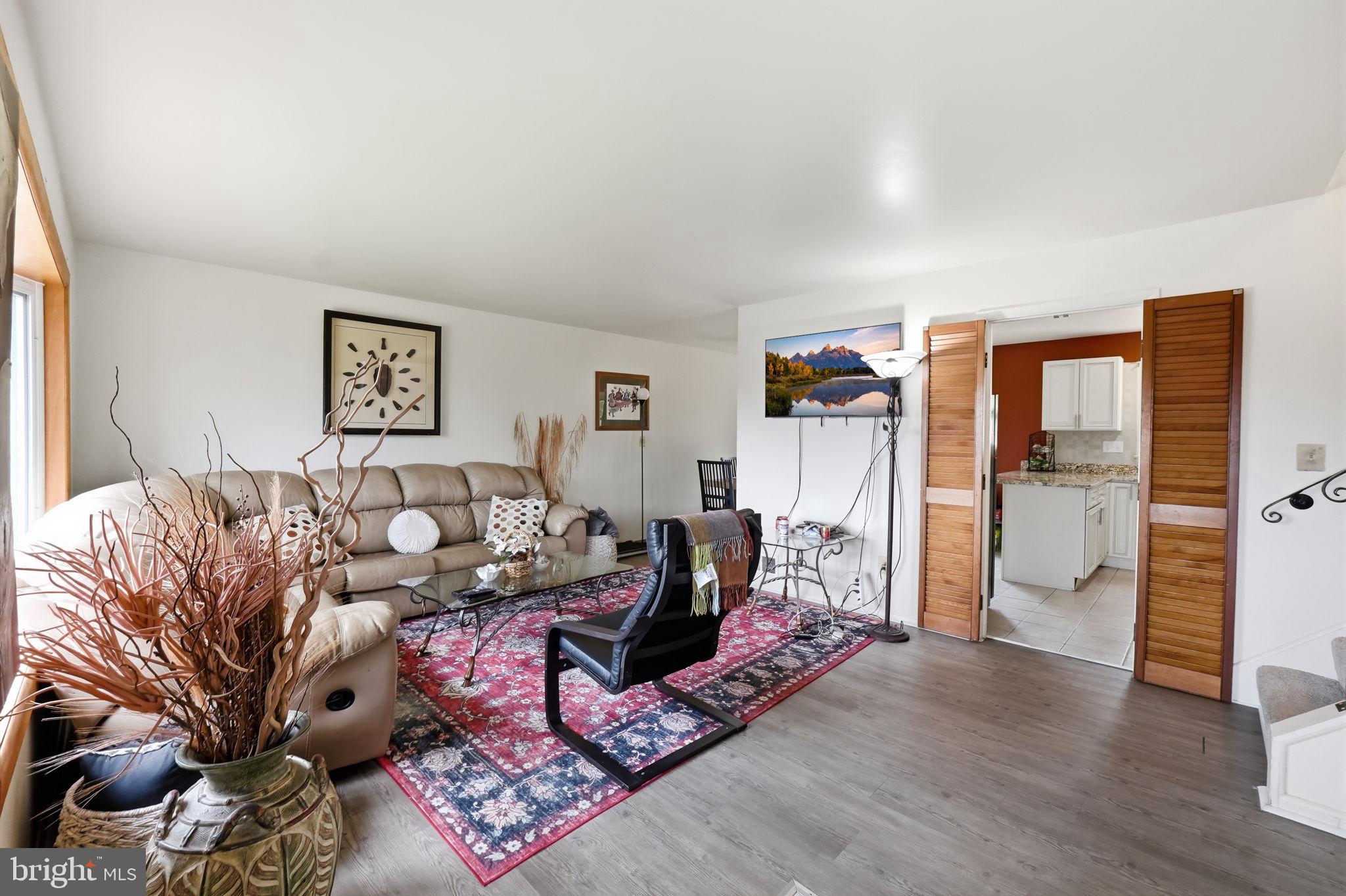 7518 DOVER LANE