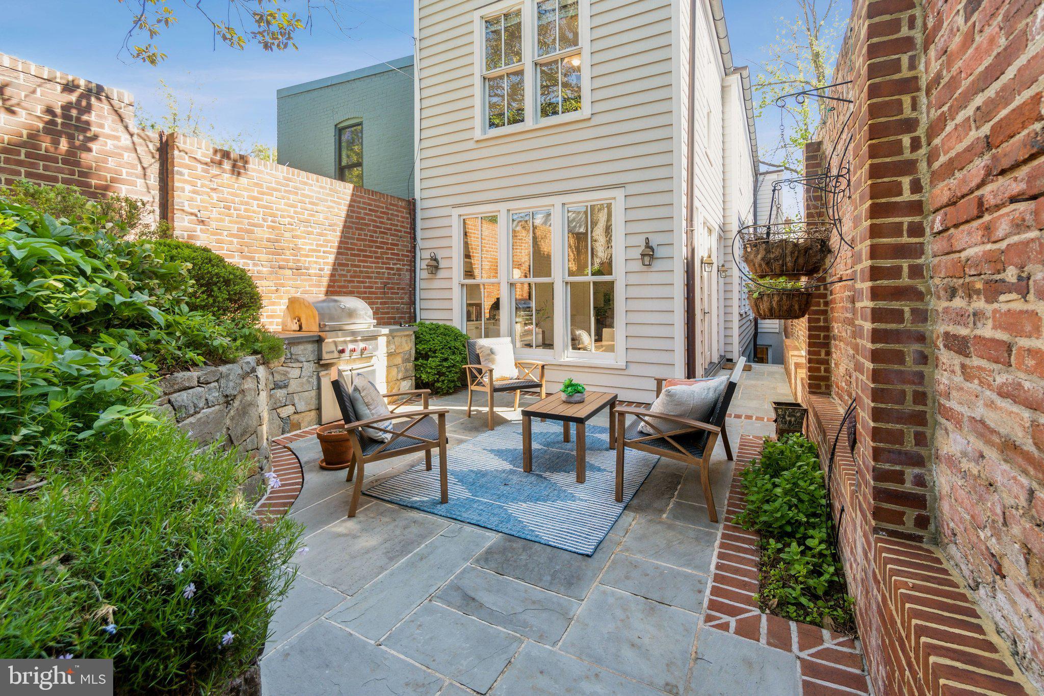 GEORGETOWN - Residential