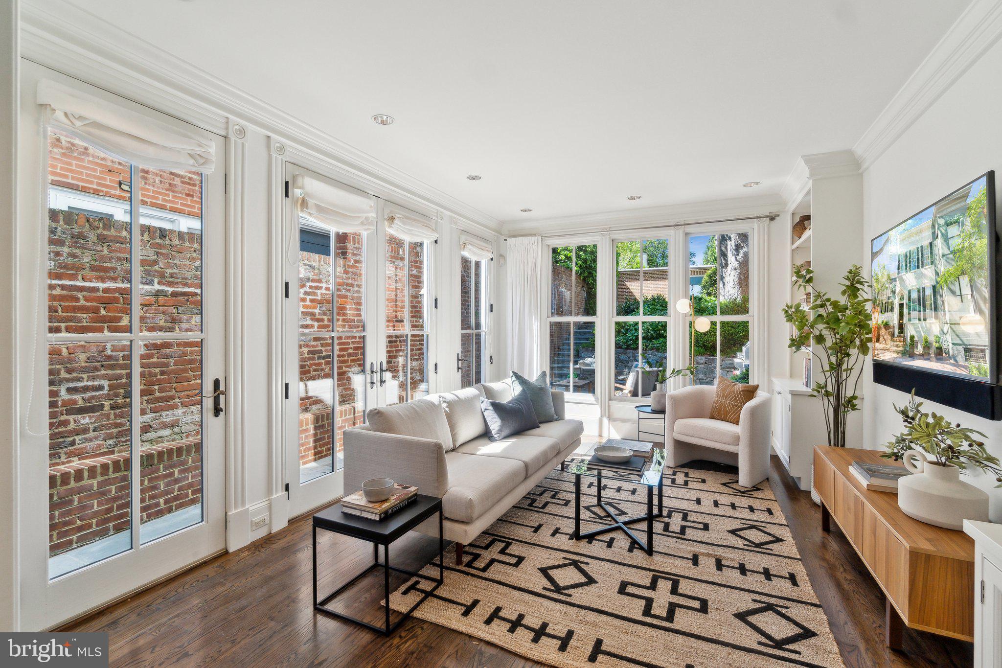 GEORGETOWN - Residential