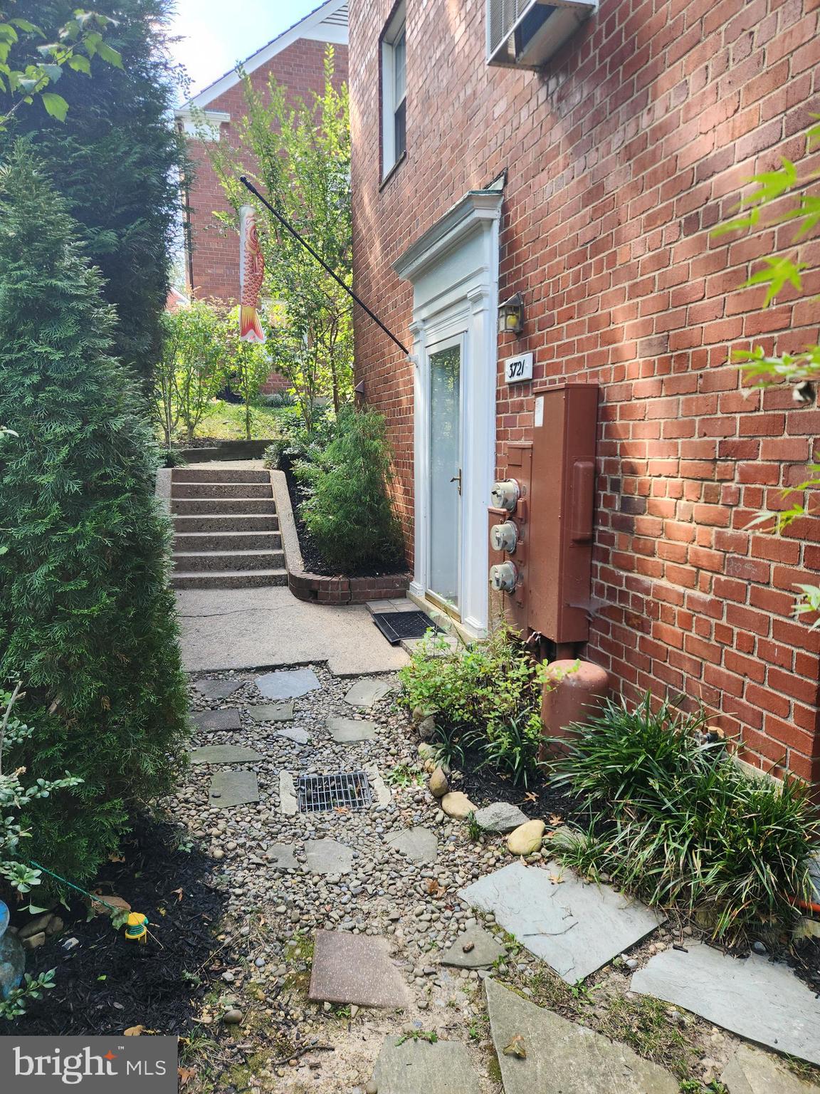 3721 GUNSTON ROAD
