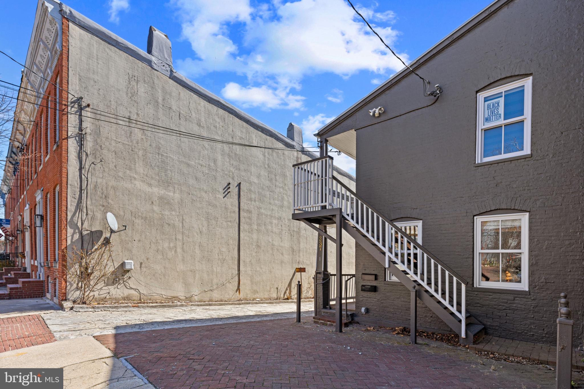 337 E HAMBURG STREET