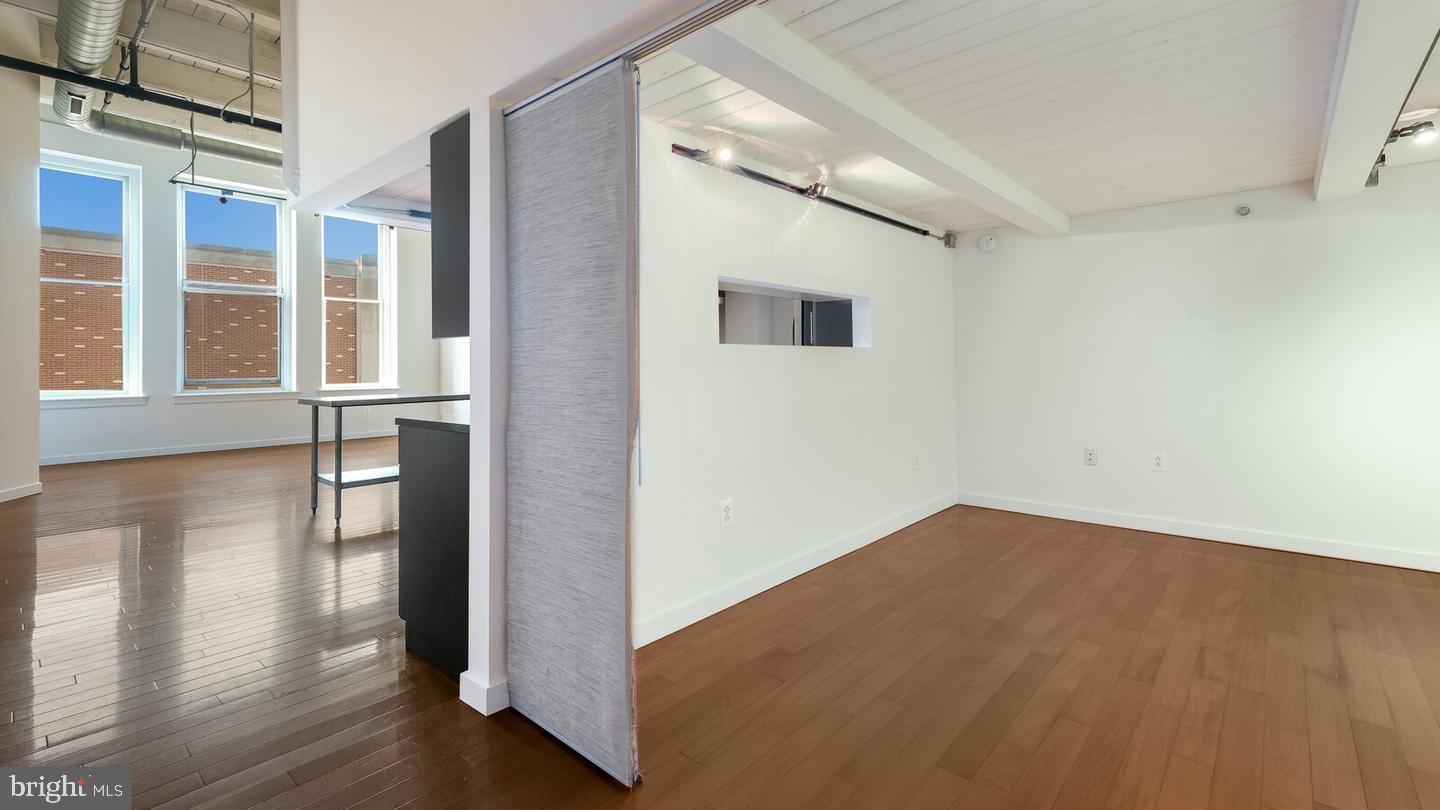 CHINATOWN - Residential Lease