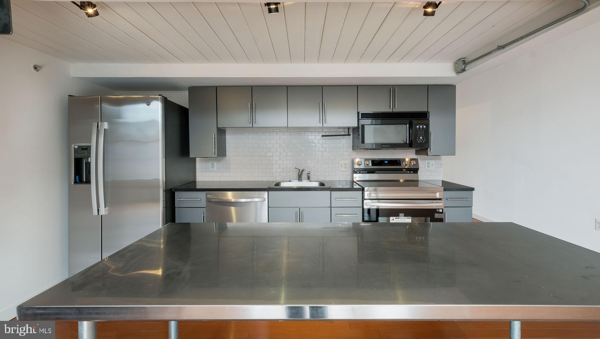 CHINATOWN - Residential Lease