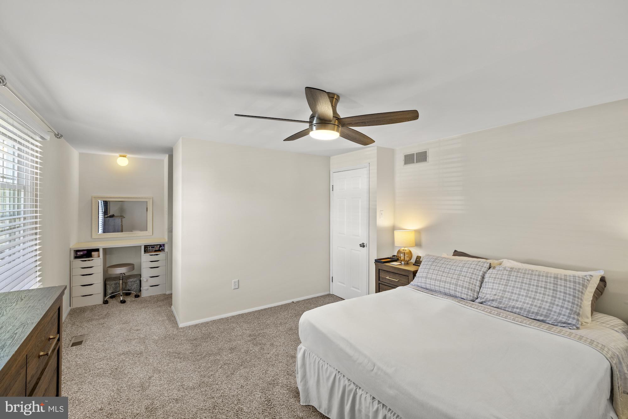 WASHINGTON SQUARE - Residential