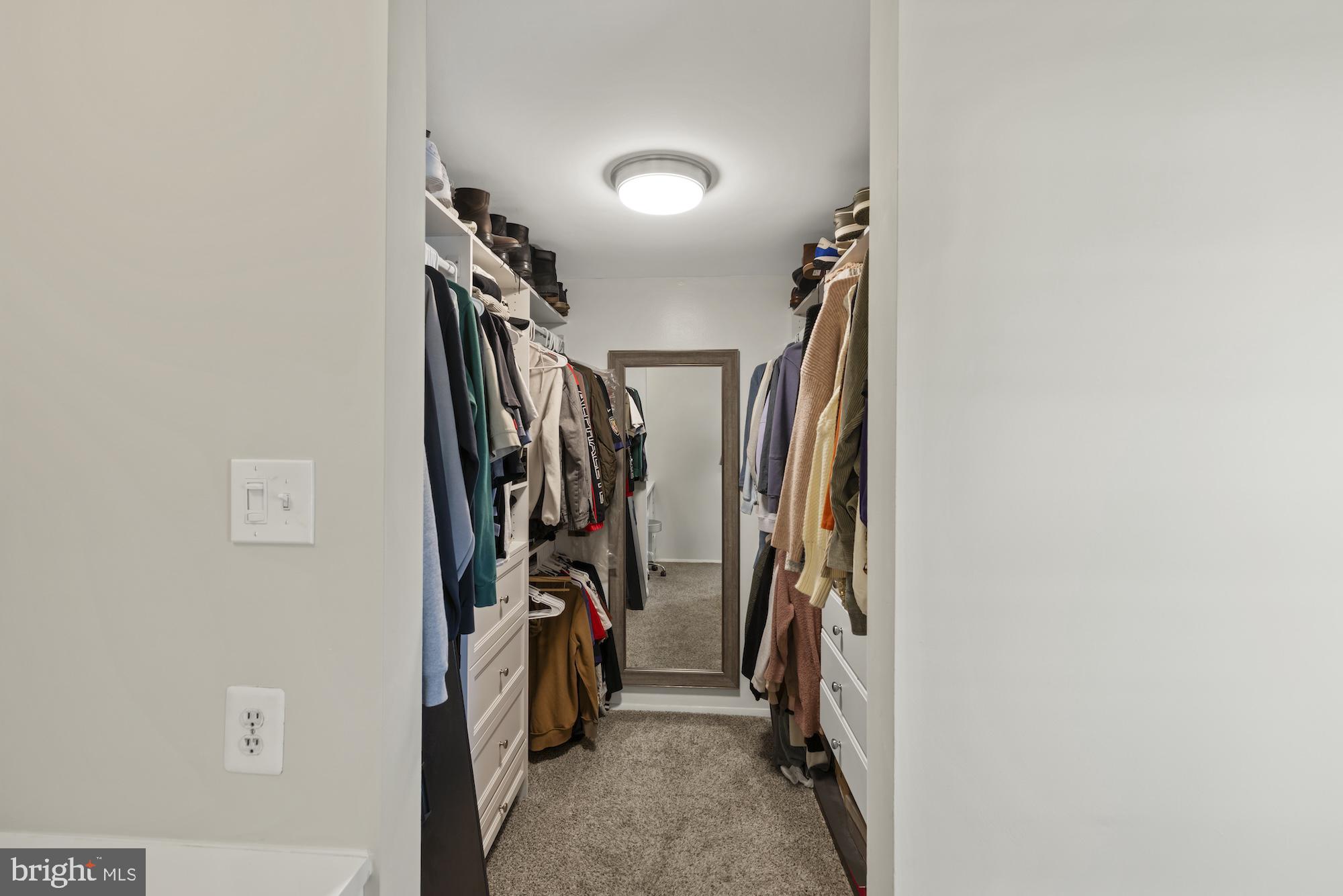 WASHINGTON SQUARE - Residential