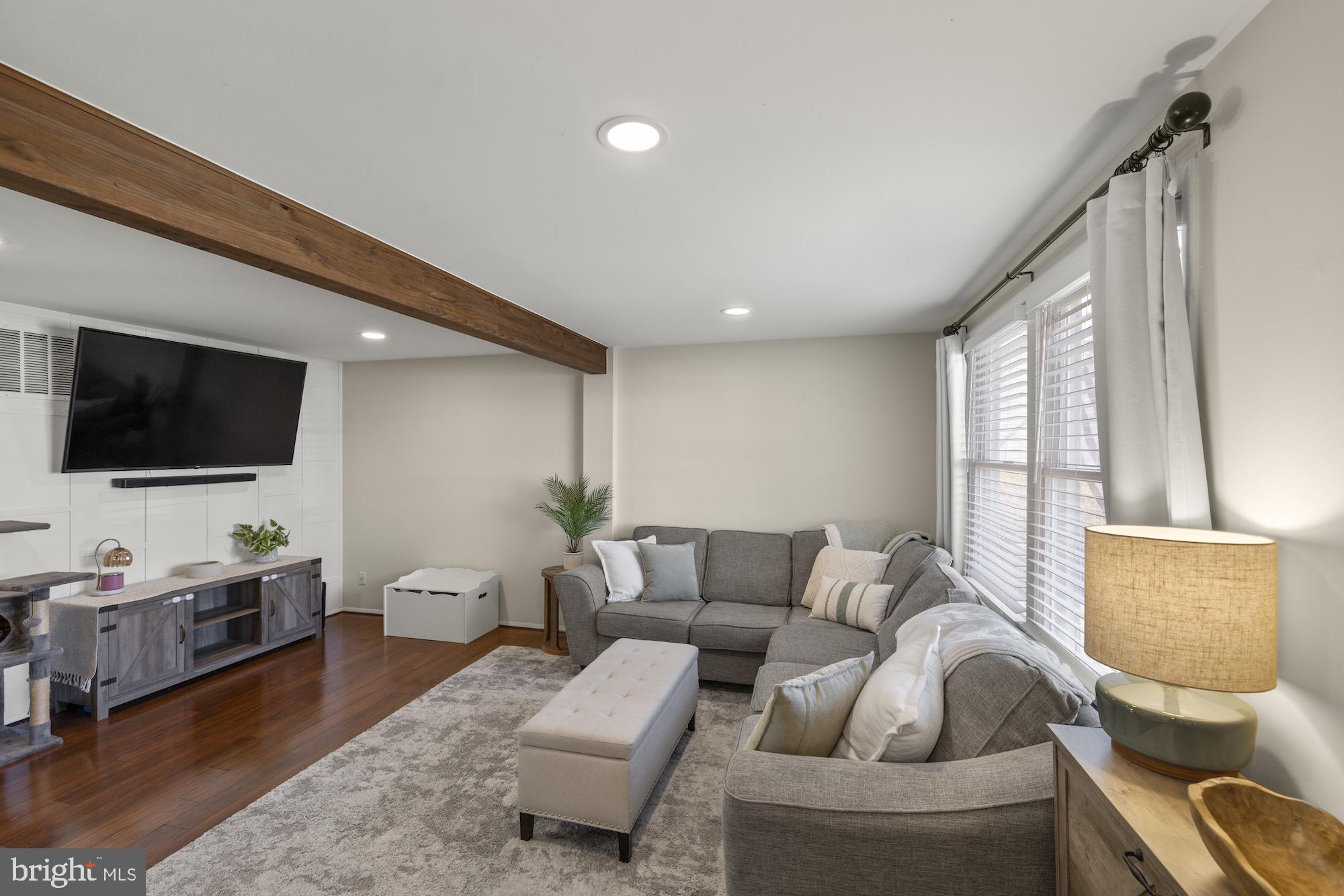 WASHINGTON SQUARE - Residential