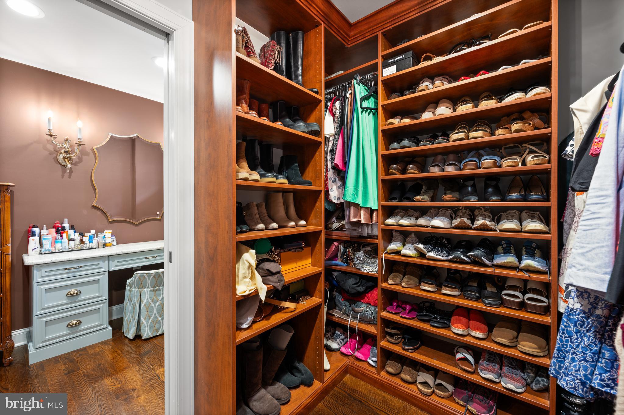 BUTTONWOOD FARMS - Residential