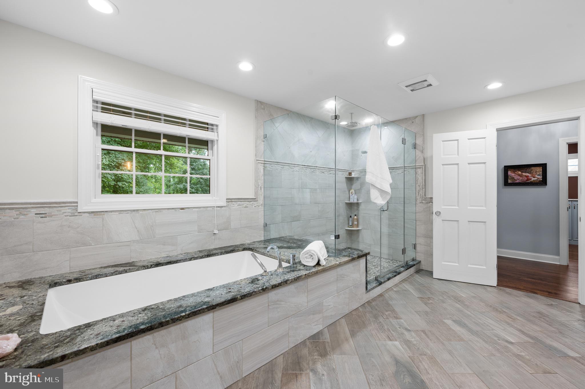 BUTTONWOOD FARMS - Residential