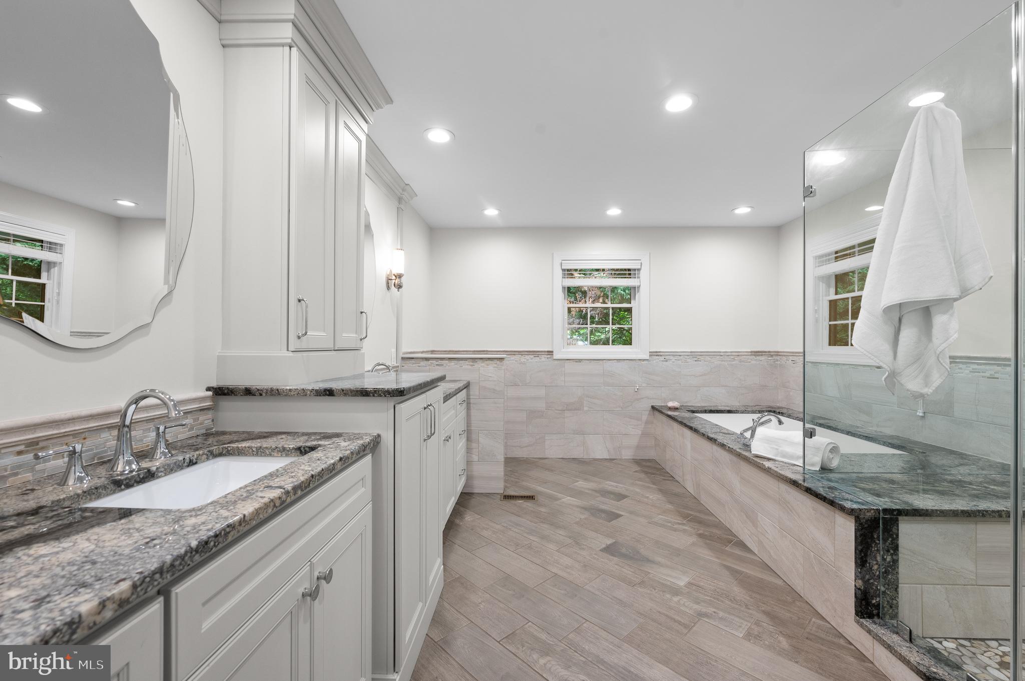 BUTTONWOOD FARMS - Residential