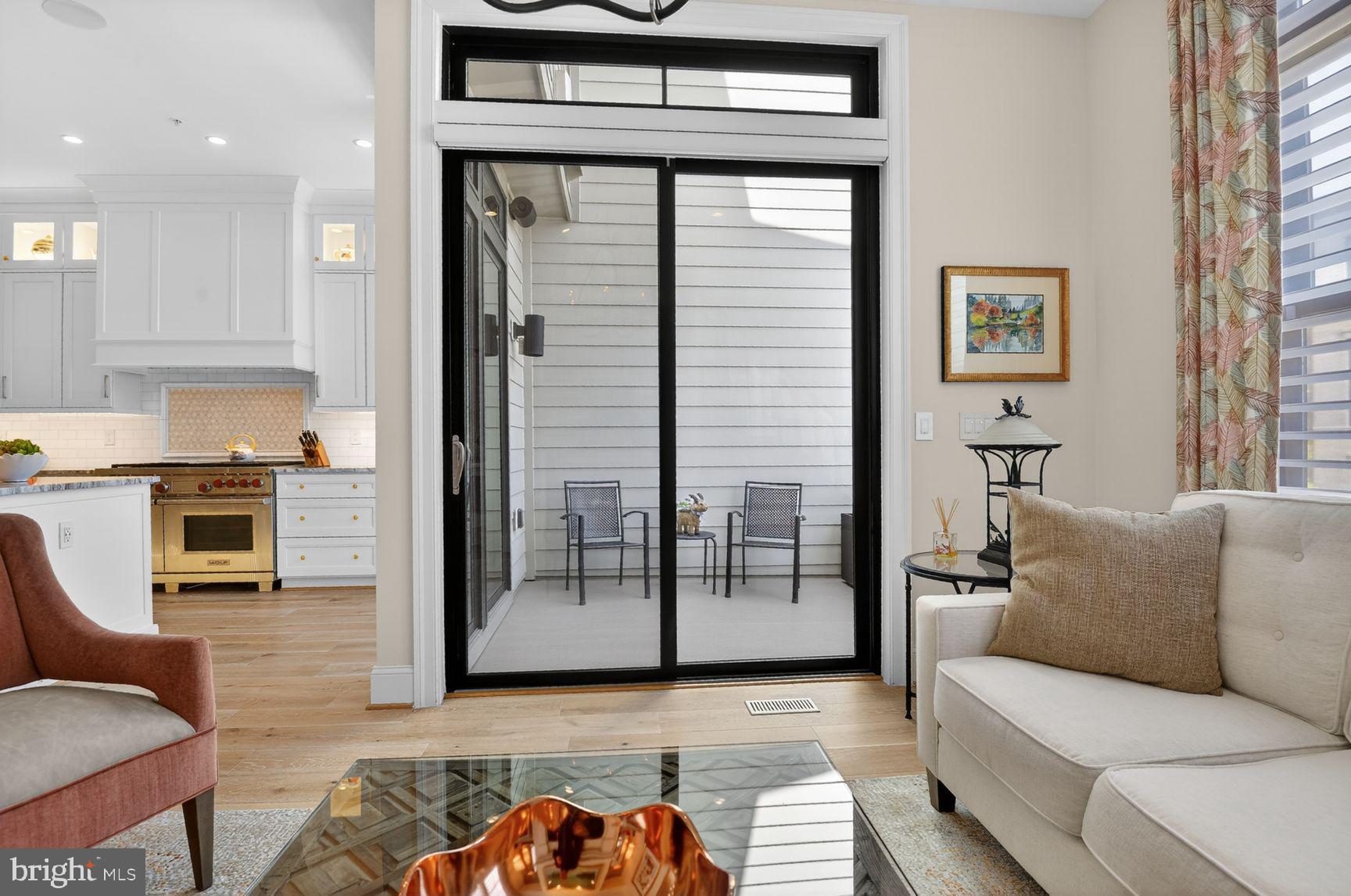 ONE LOUDOUN - Residential