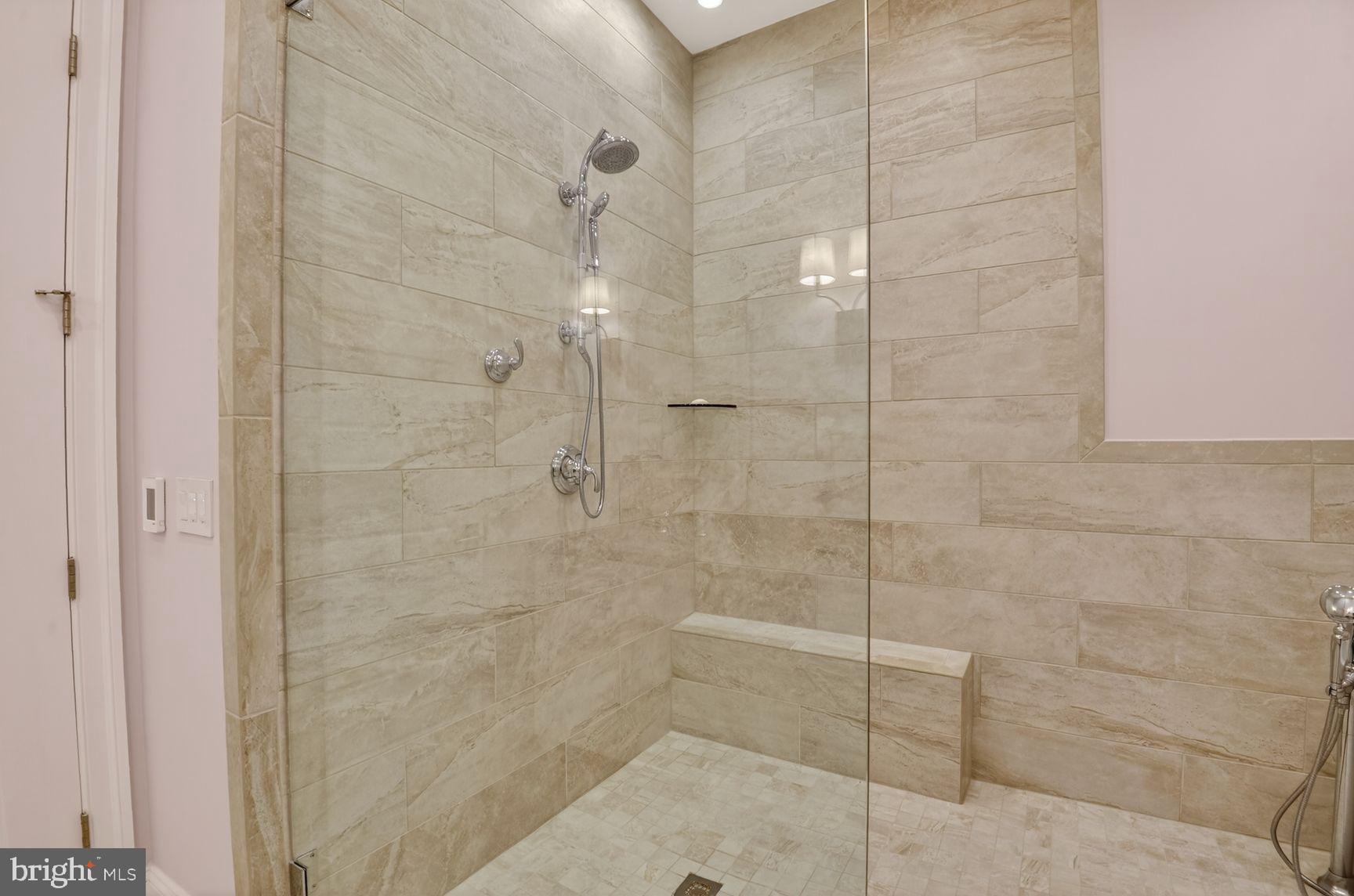 ONE LOUDOUN - Residential