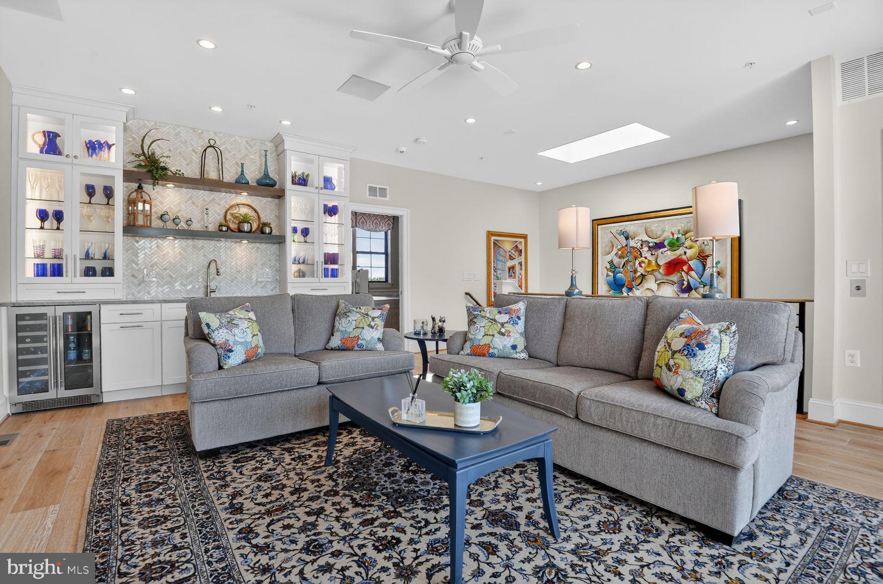 ONE LOUDOUN - Residential