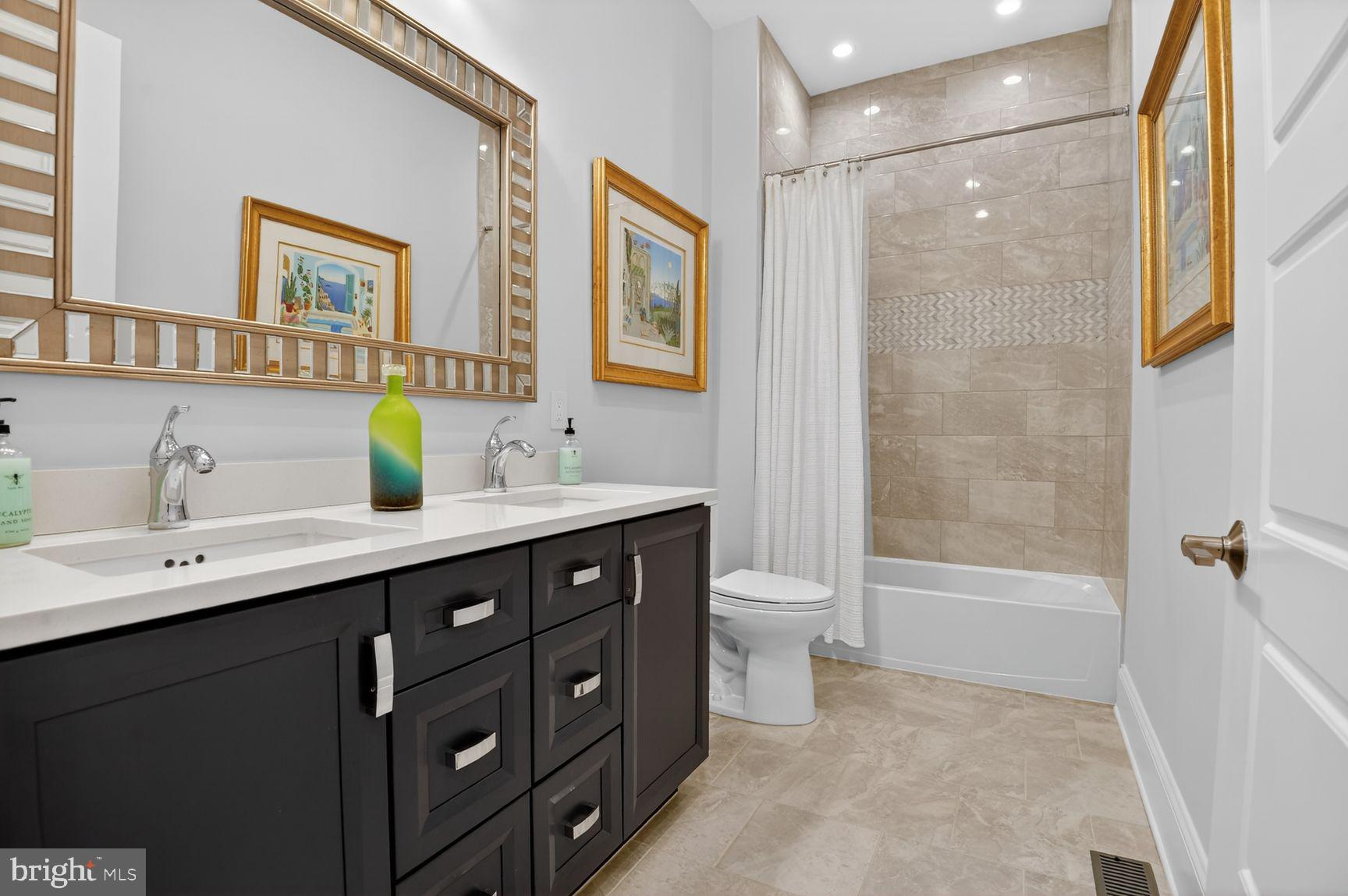 ONE LOUDOUN - Residential
