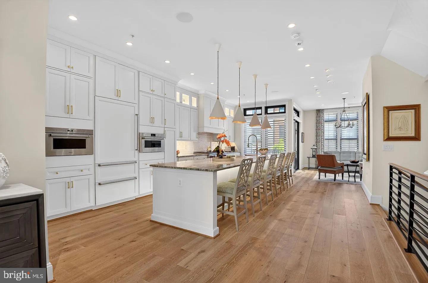 ONE LOUDOUN - Residential