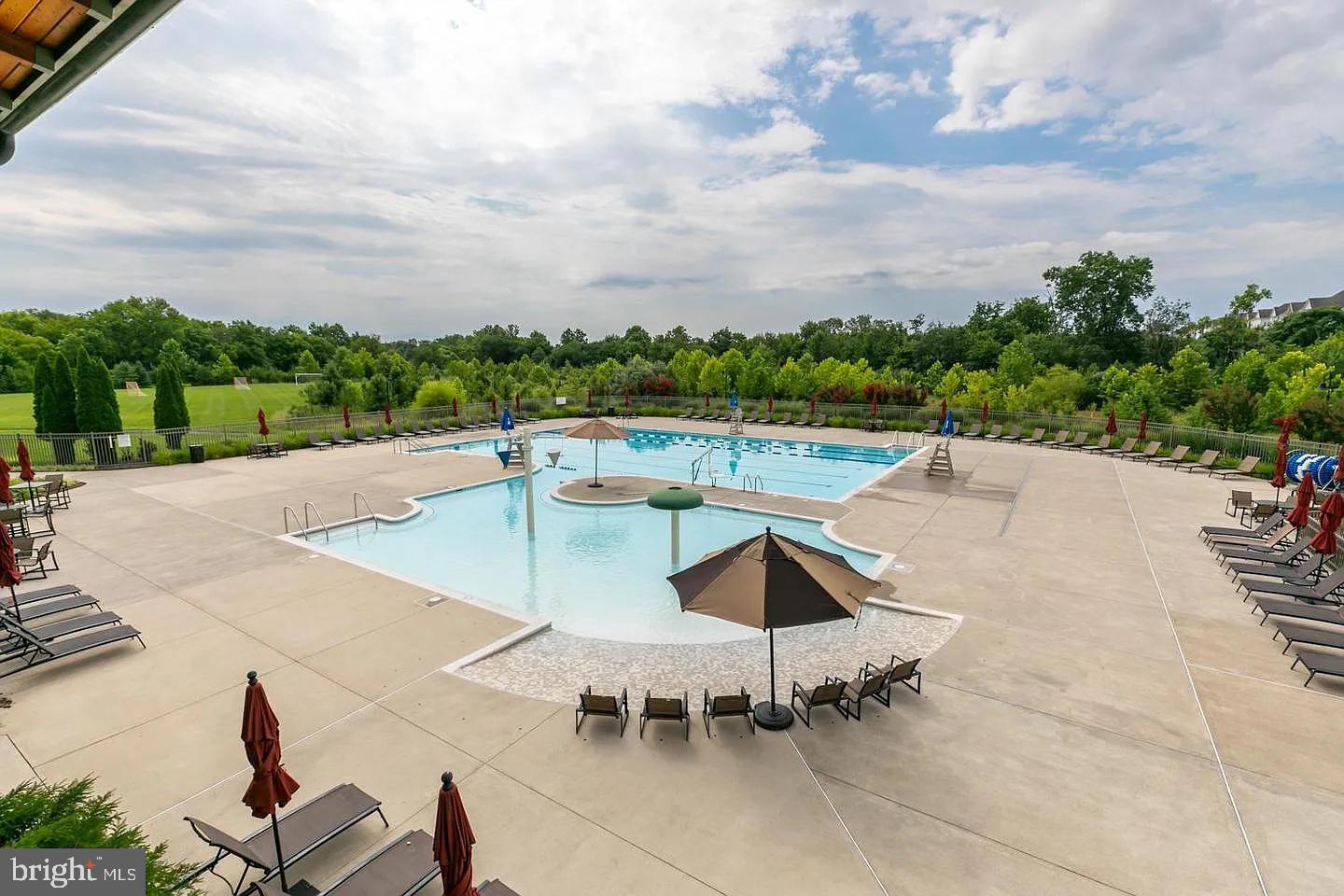 ONE LOUDOUN - Residential