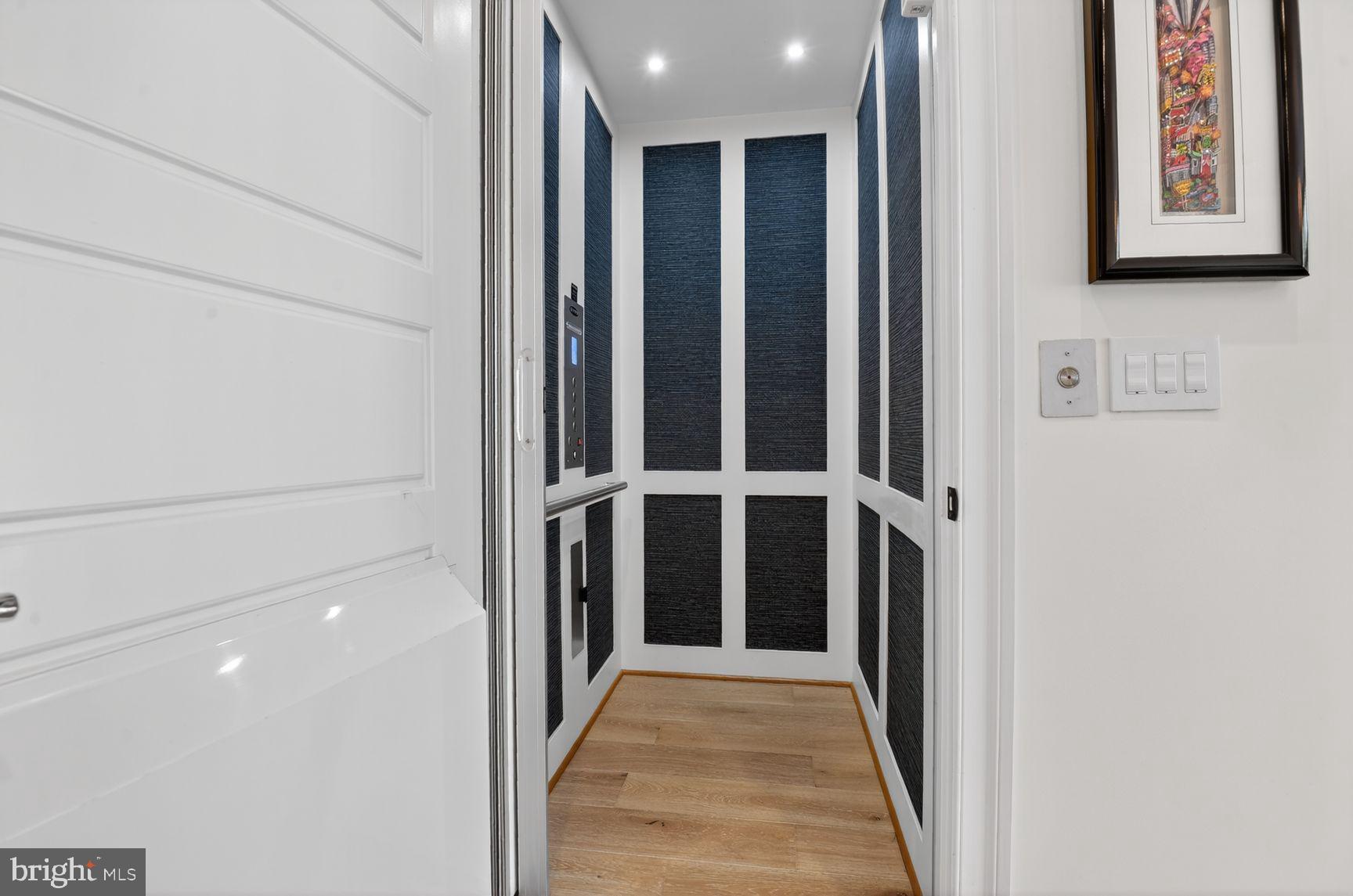 ONE LOUDOUN - Residential