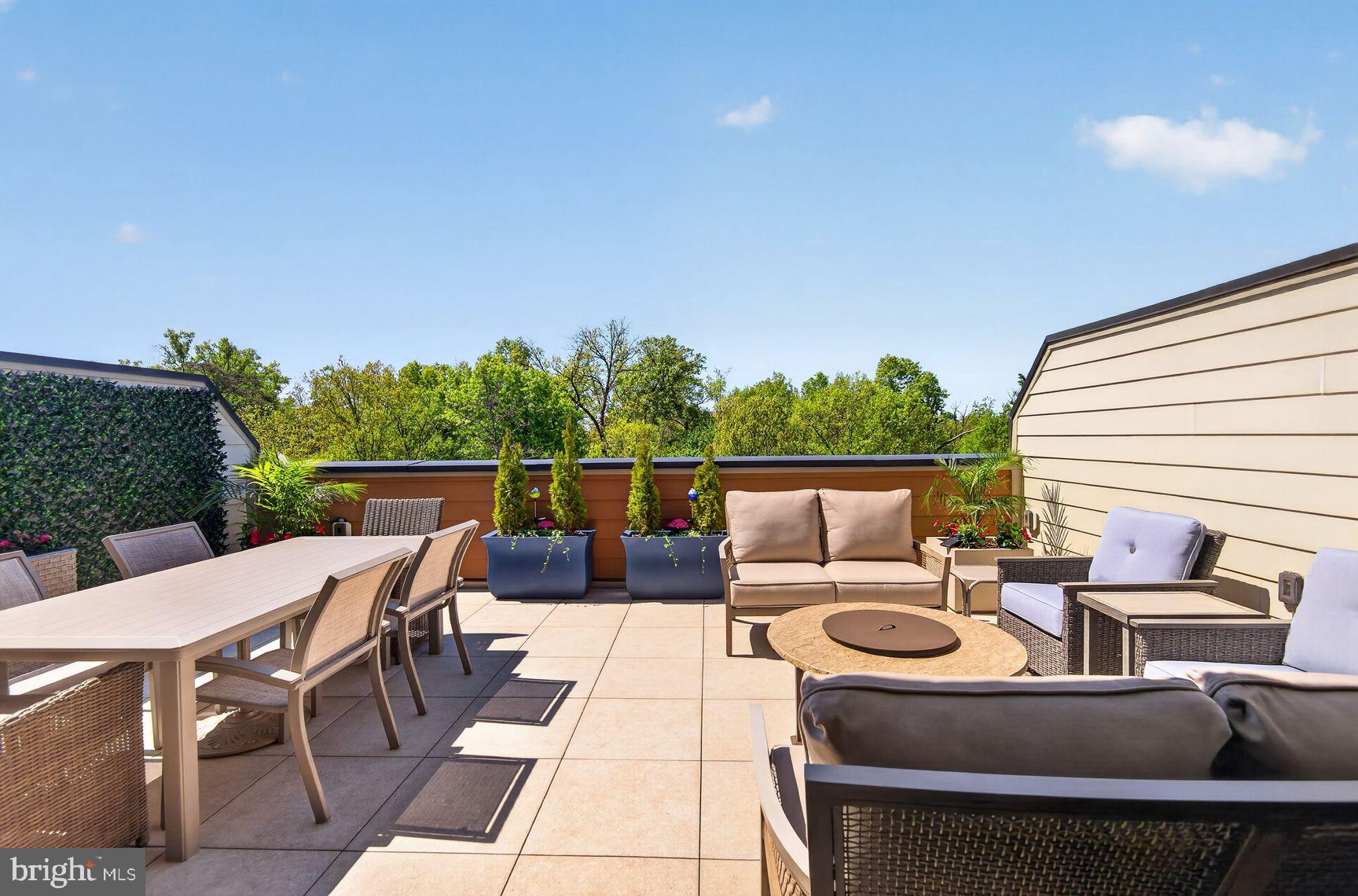 ONE LOUDOUN - Residential