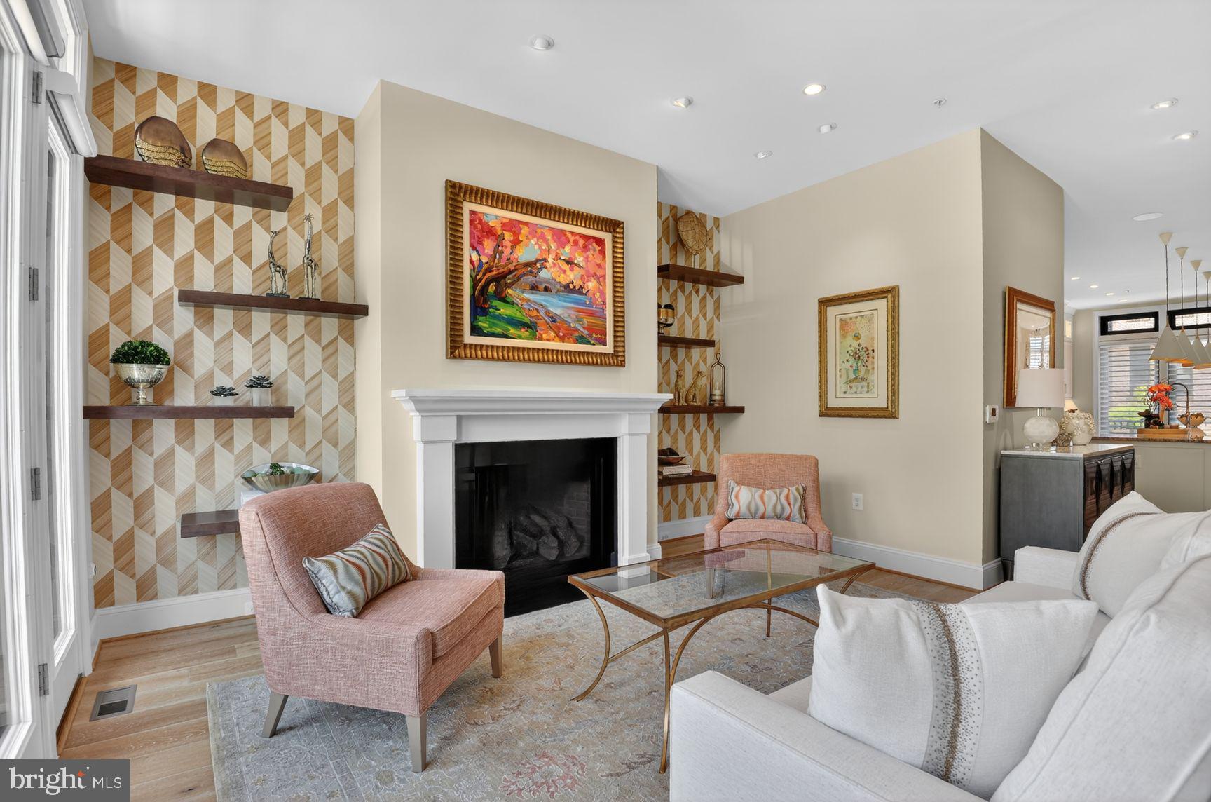 ONE LOUDOUN - Residential
