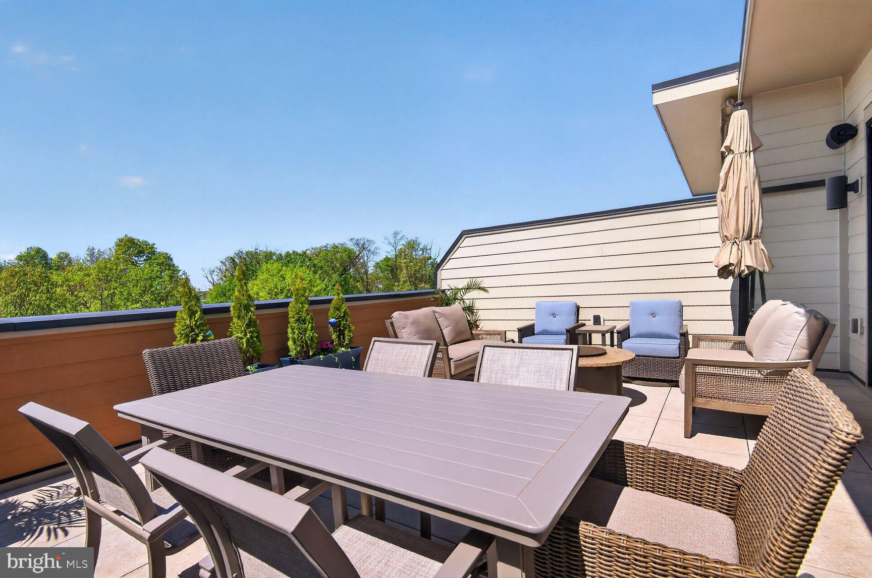 ONE LOUDOUN - Residential