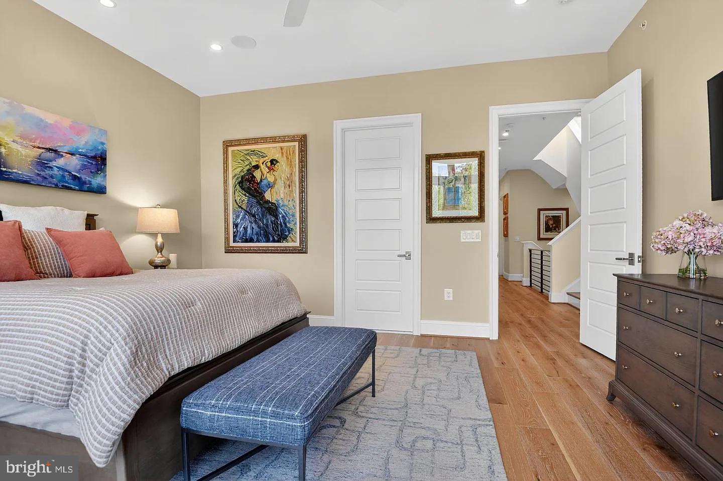 ONE LOUDOUN - Residential