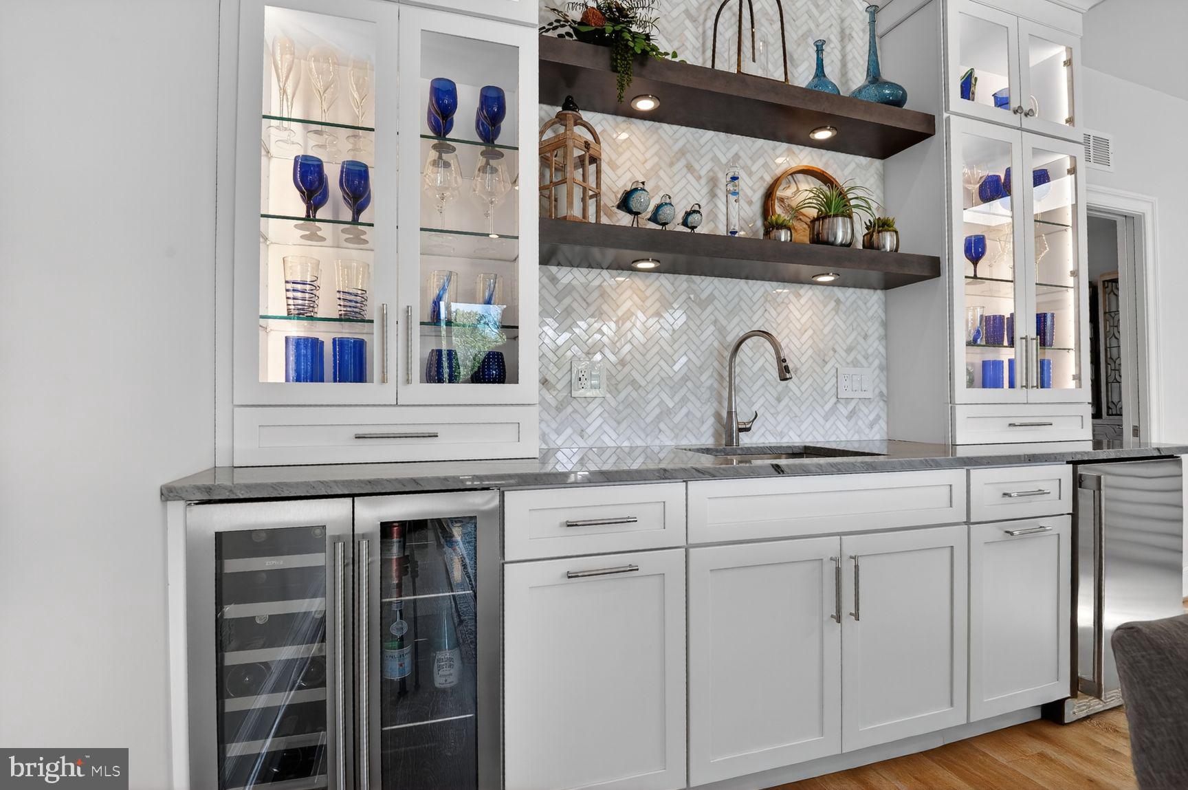 ONE LOUDOUN - Residential