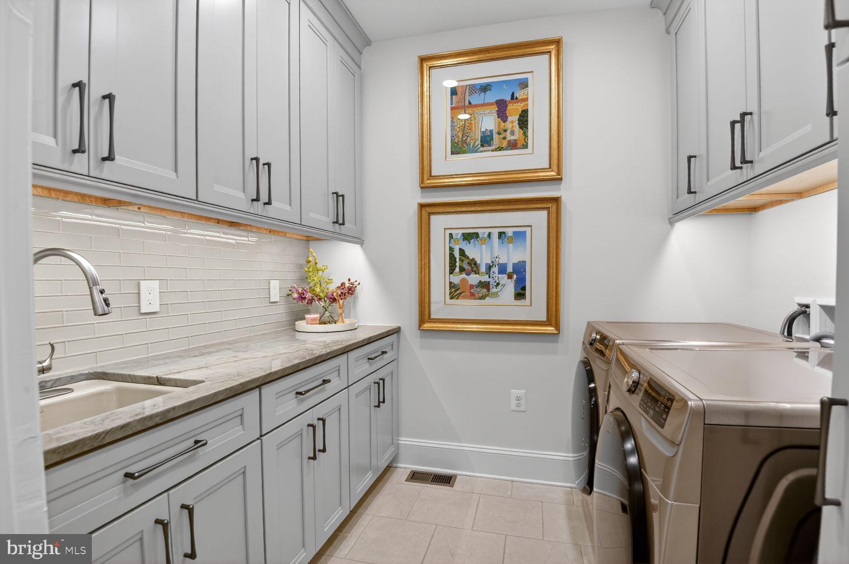 ONE LOUDOUN - Residential