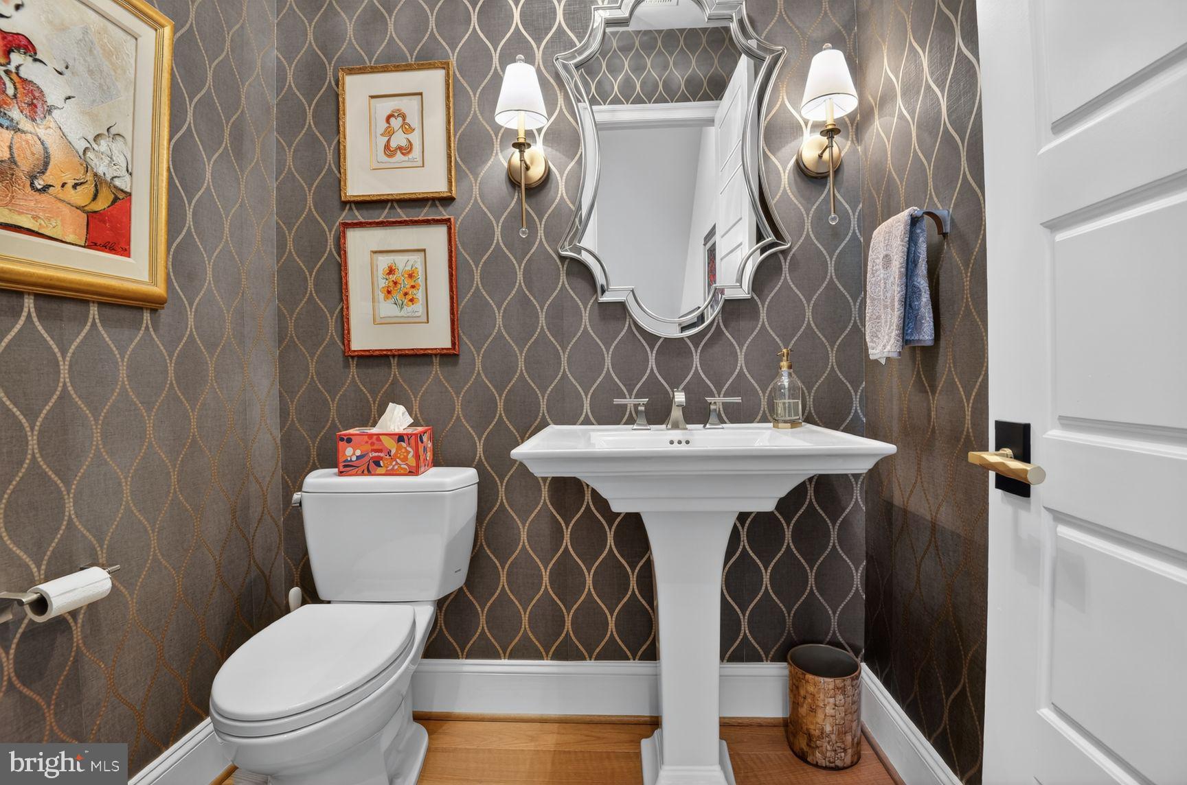 ONE LOUDOUN - Residential