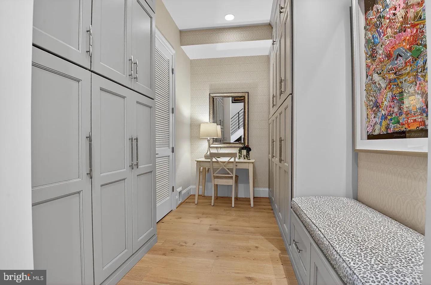 ONE LOUDOUN - Residential
