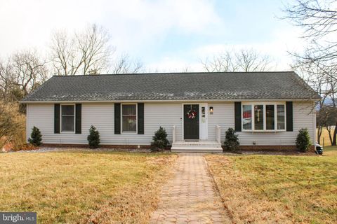 88 CECELIA STREET TOMS BROOK VA 22660
