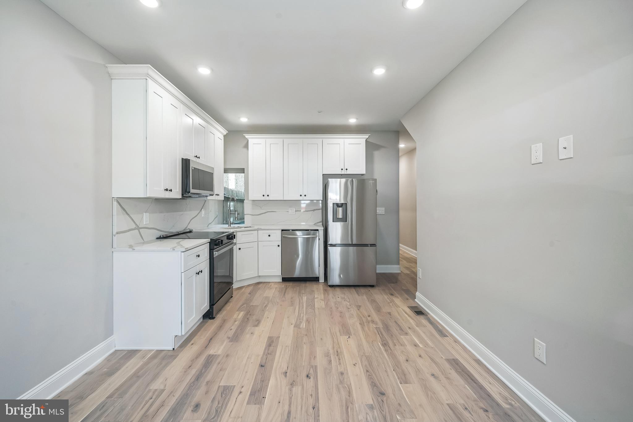 POINT BREEZE - Residential Income