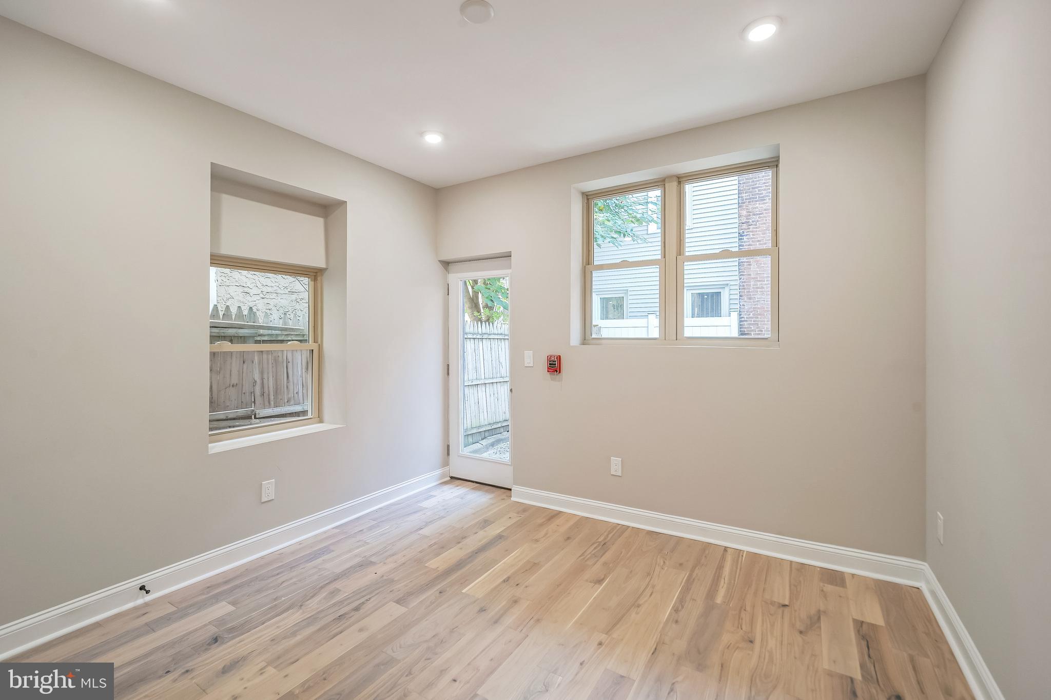 POINT BREEZE - Residential Income