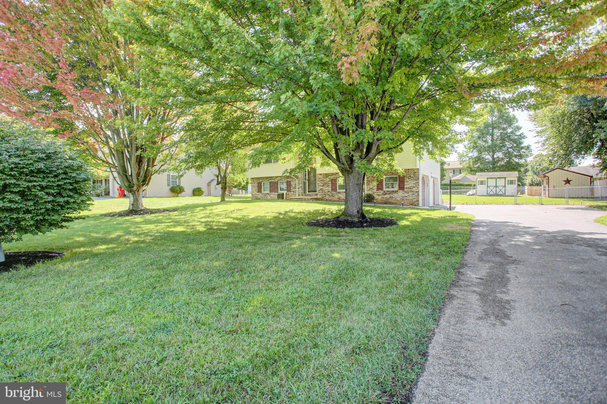 216 HICKORY LANE