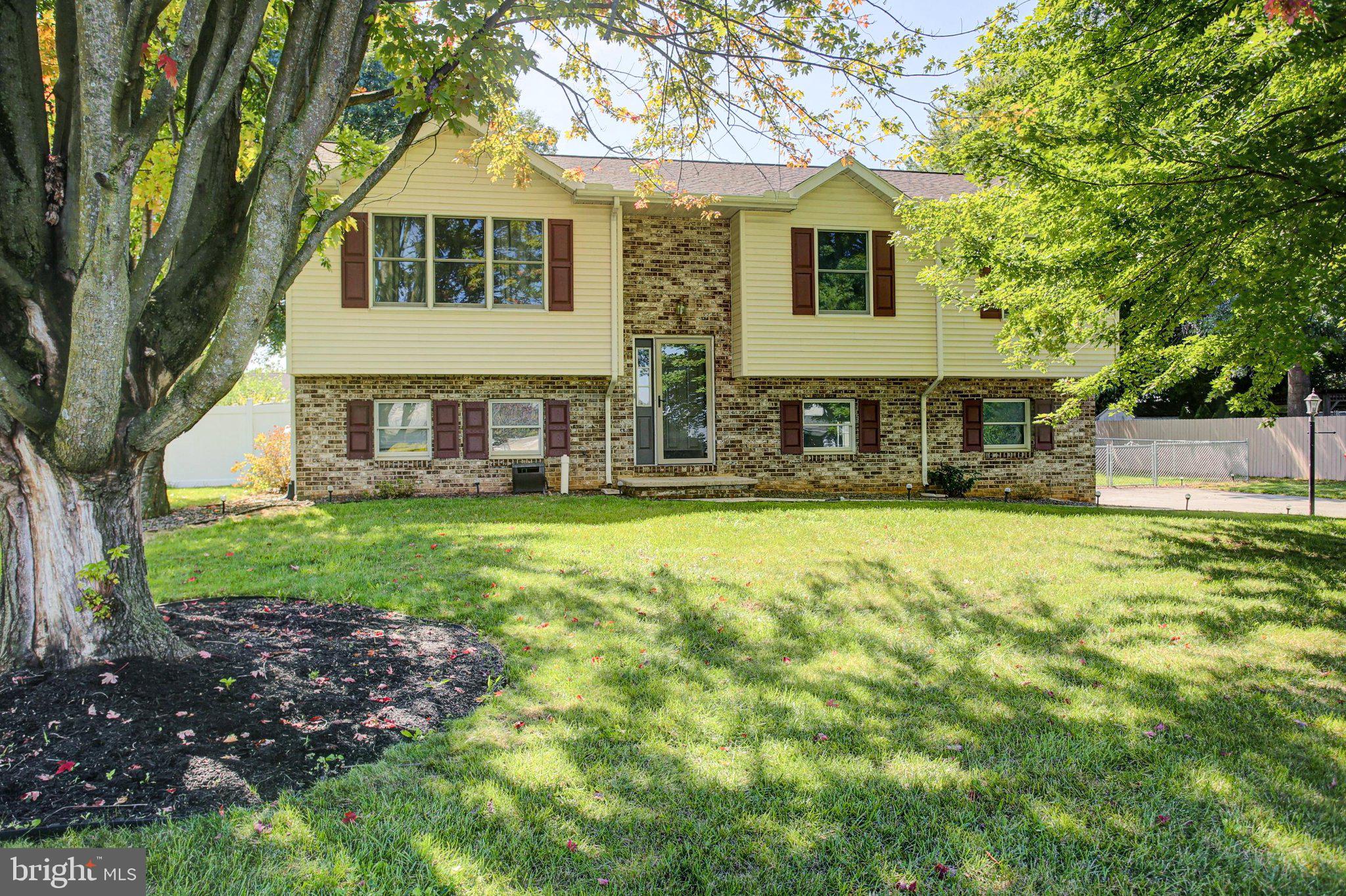 216 HICKORY LANE