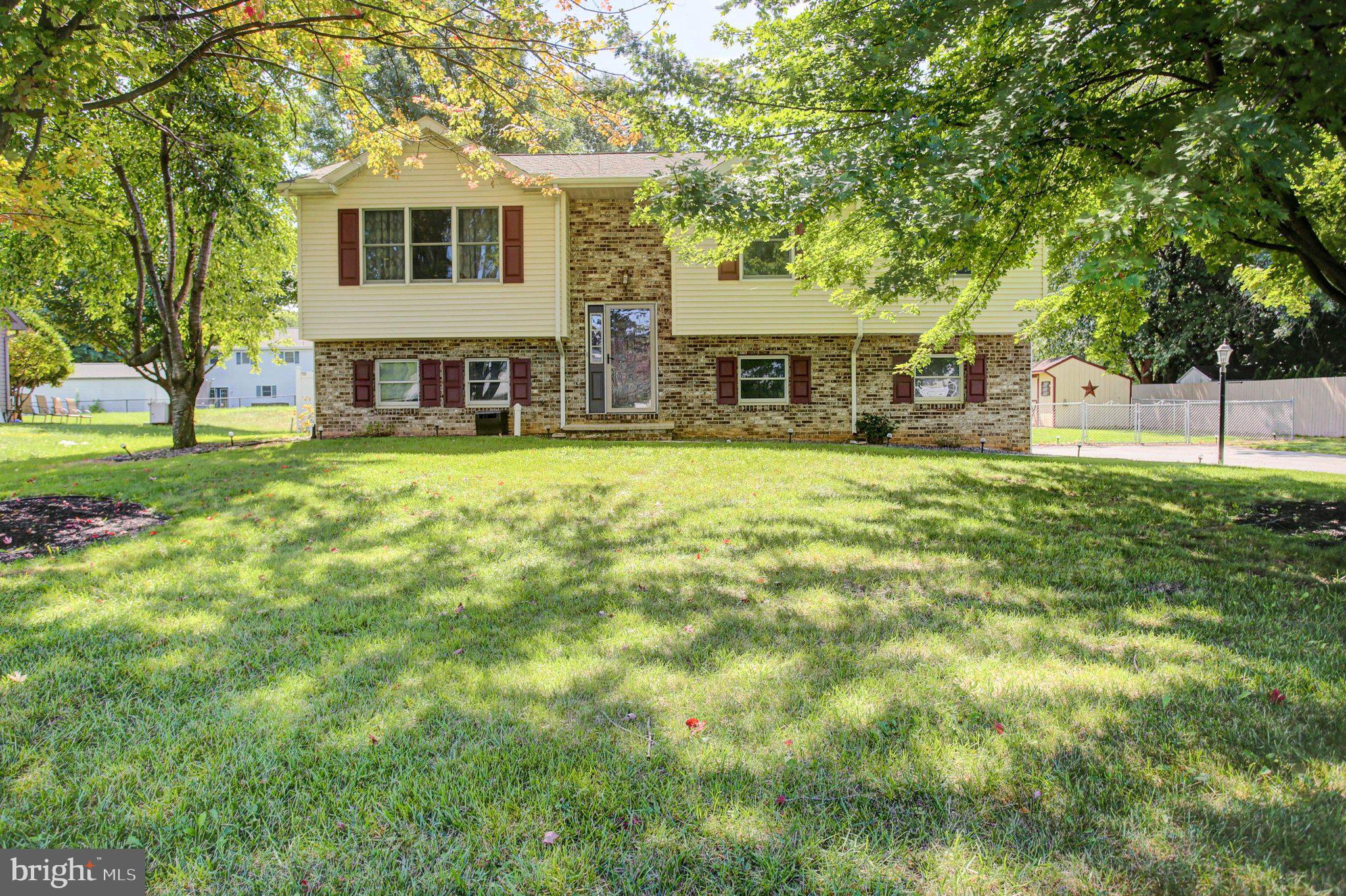 216 HICKORY LANE