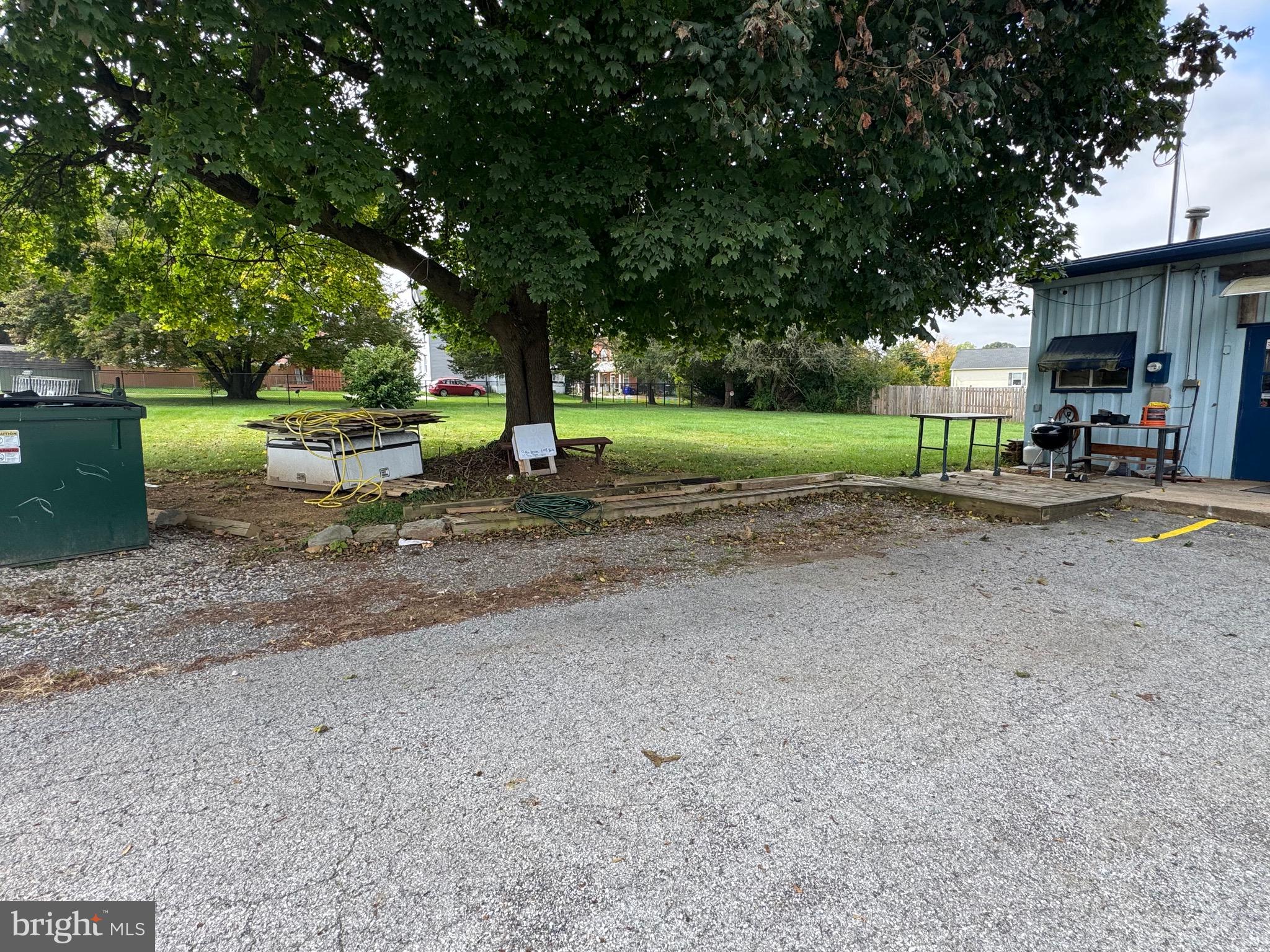 0 N CONSTITUTION REAR AVENUE