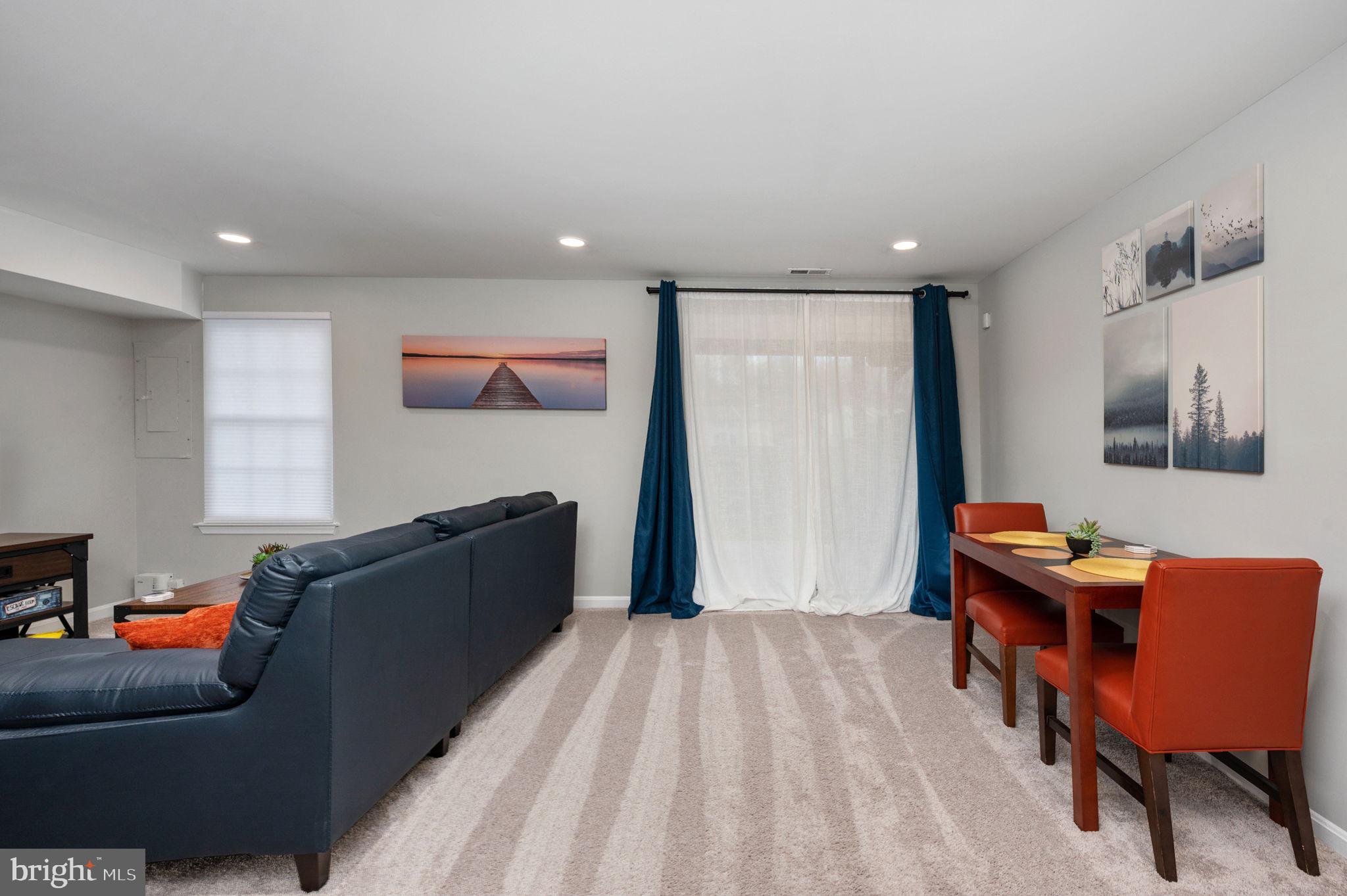 COURTS AT STAFFORD - Residential Lease