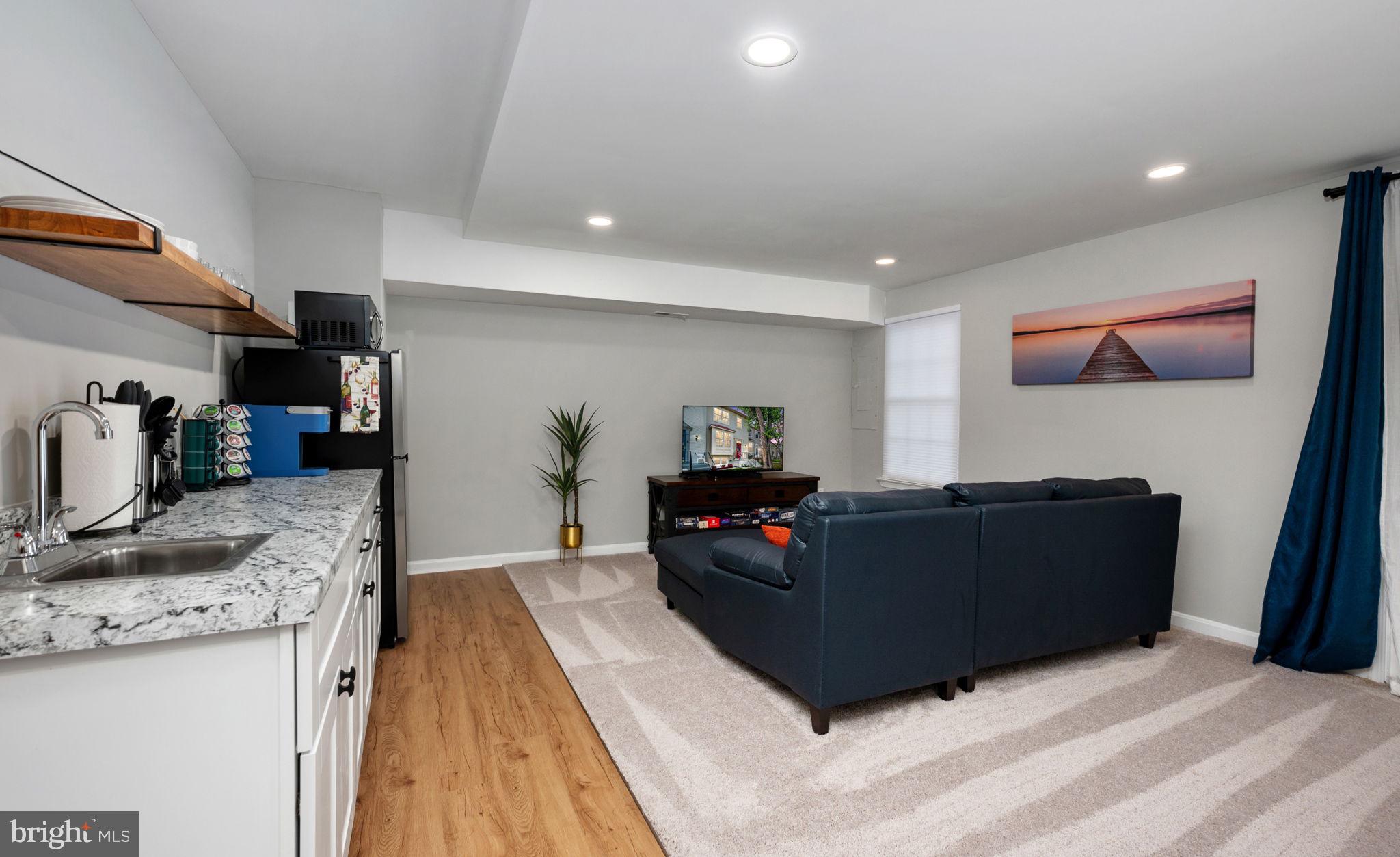 COURTS AT STAFFORD - Residential Lease