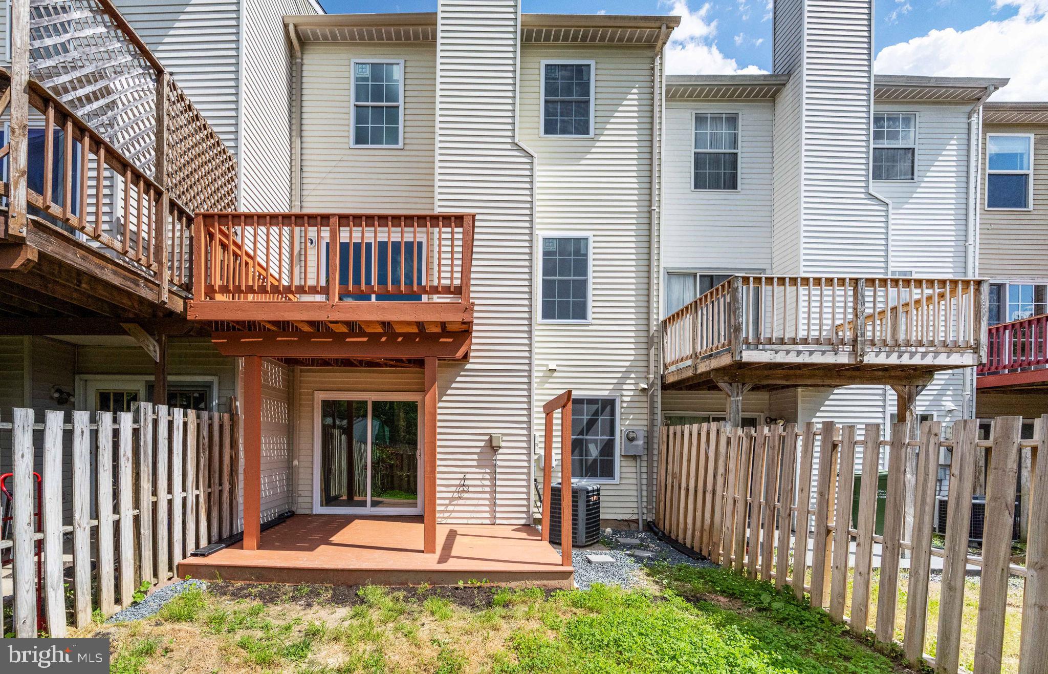 COURTS AT STAFFORD - Residential Lease