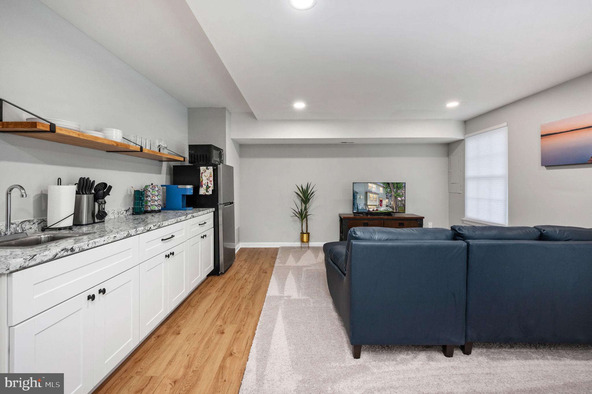 COURTS AT STAFFORD - Residential Lease